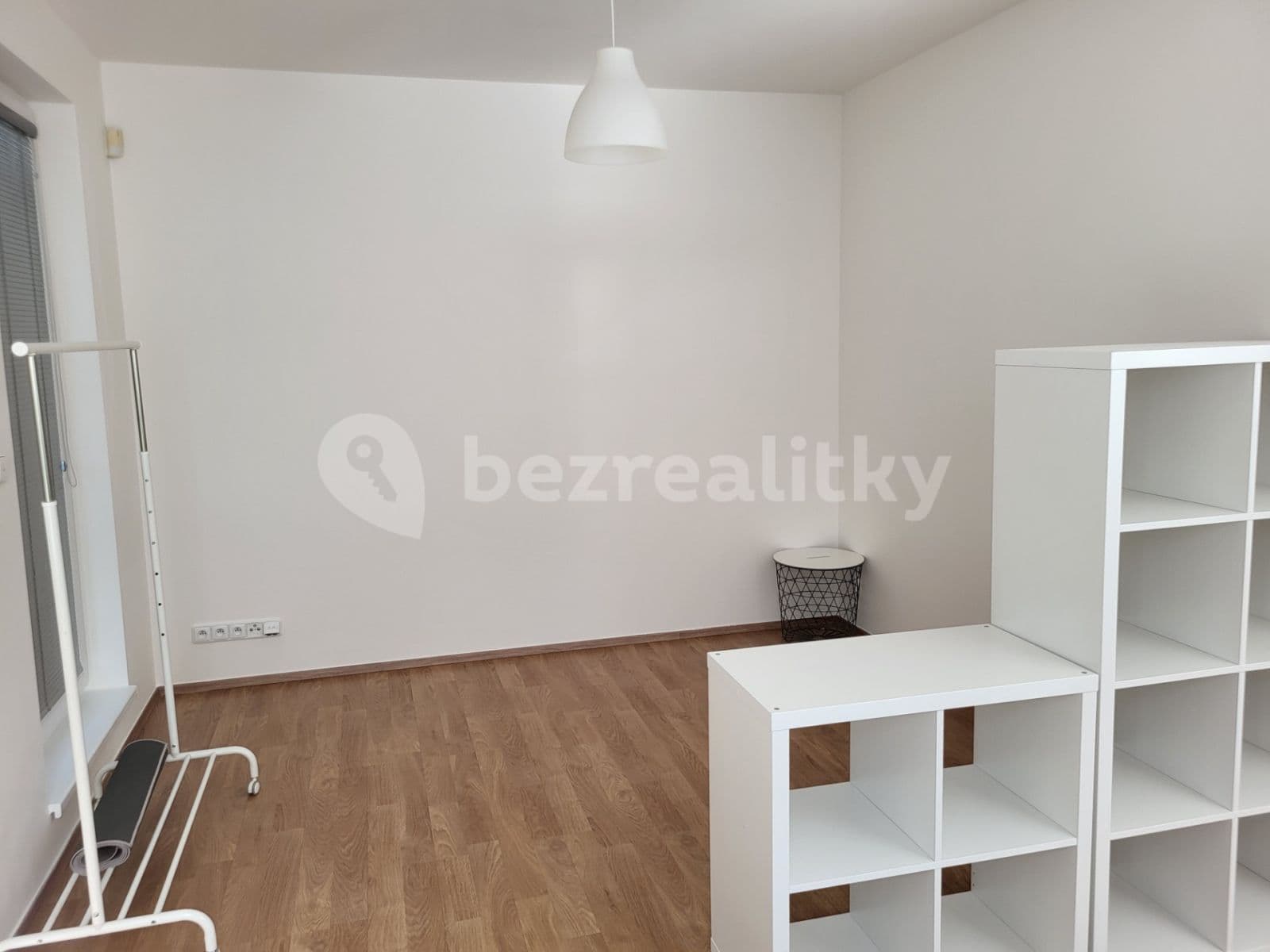Prenájom bytu 1-izbový 33 m², Sazovická, Praha, Praha Prenájom bytu 1-izbový 33 m², Sazovická, Praha, Praha