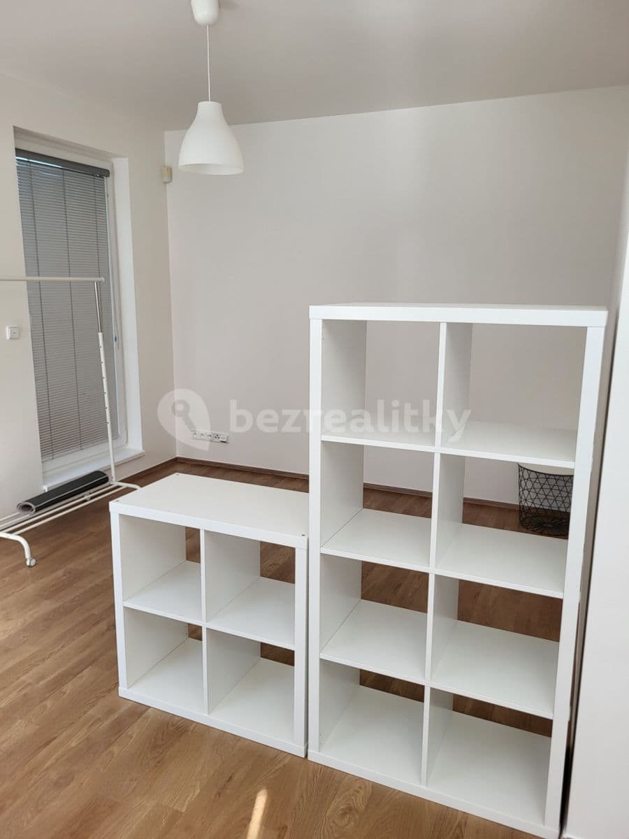 Prenájom bytu 1-izbový 33 m², Sazovická, Praha, Praha Prenájom bytu 1-izbový 33 m², Sazovická, Praha, Praha