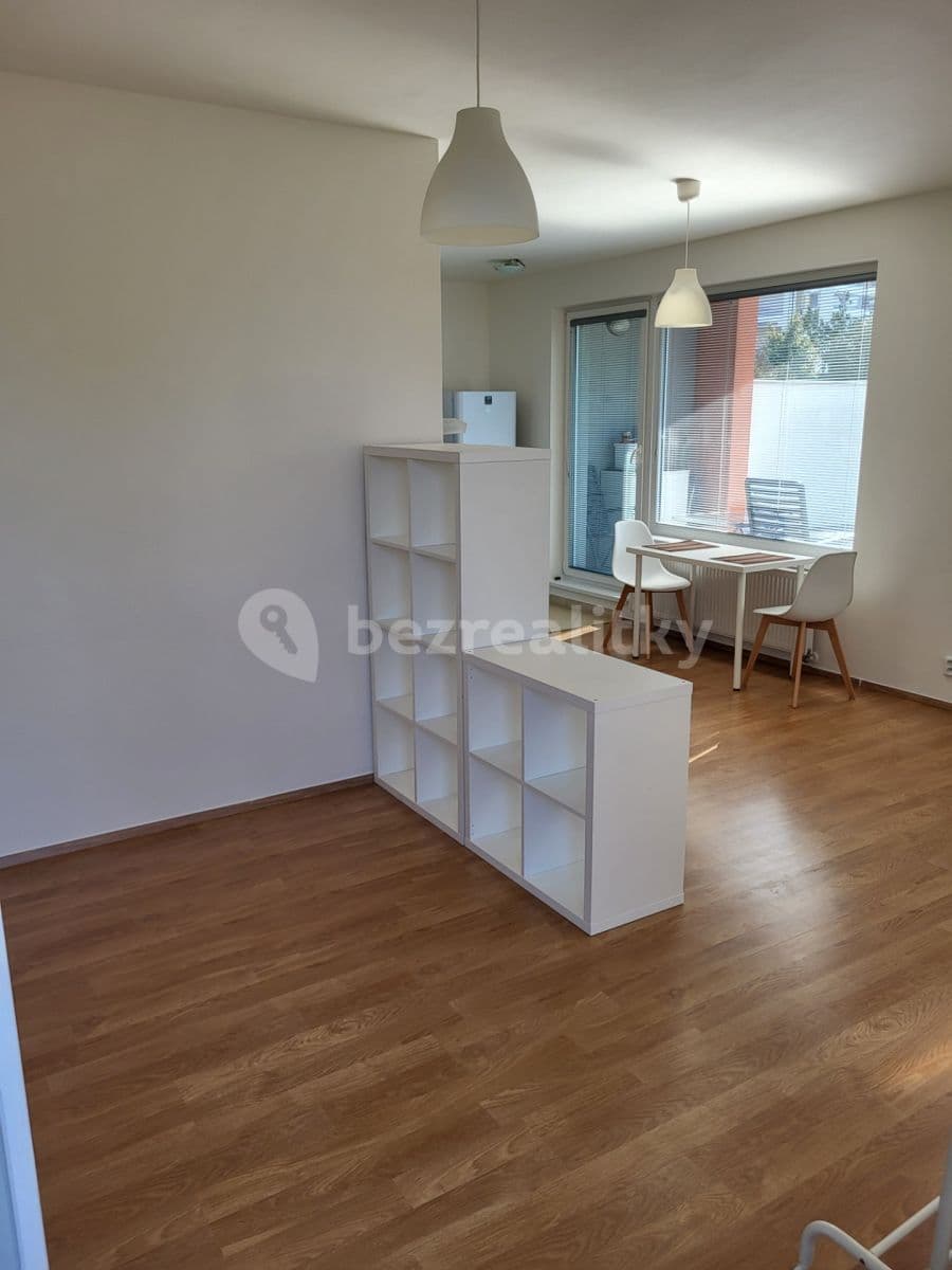 Prenájom bytu 1-izbový 33 m², Sazovická, Praha, Praha Prenájom bytu 1-izbový 33 m², Sazovická, Praha, Praha