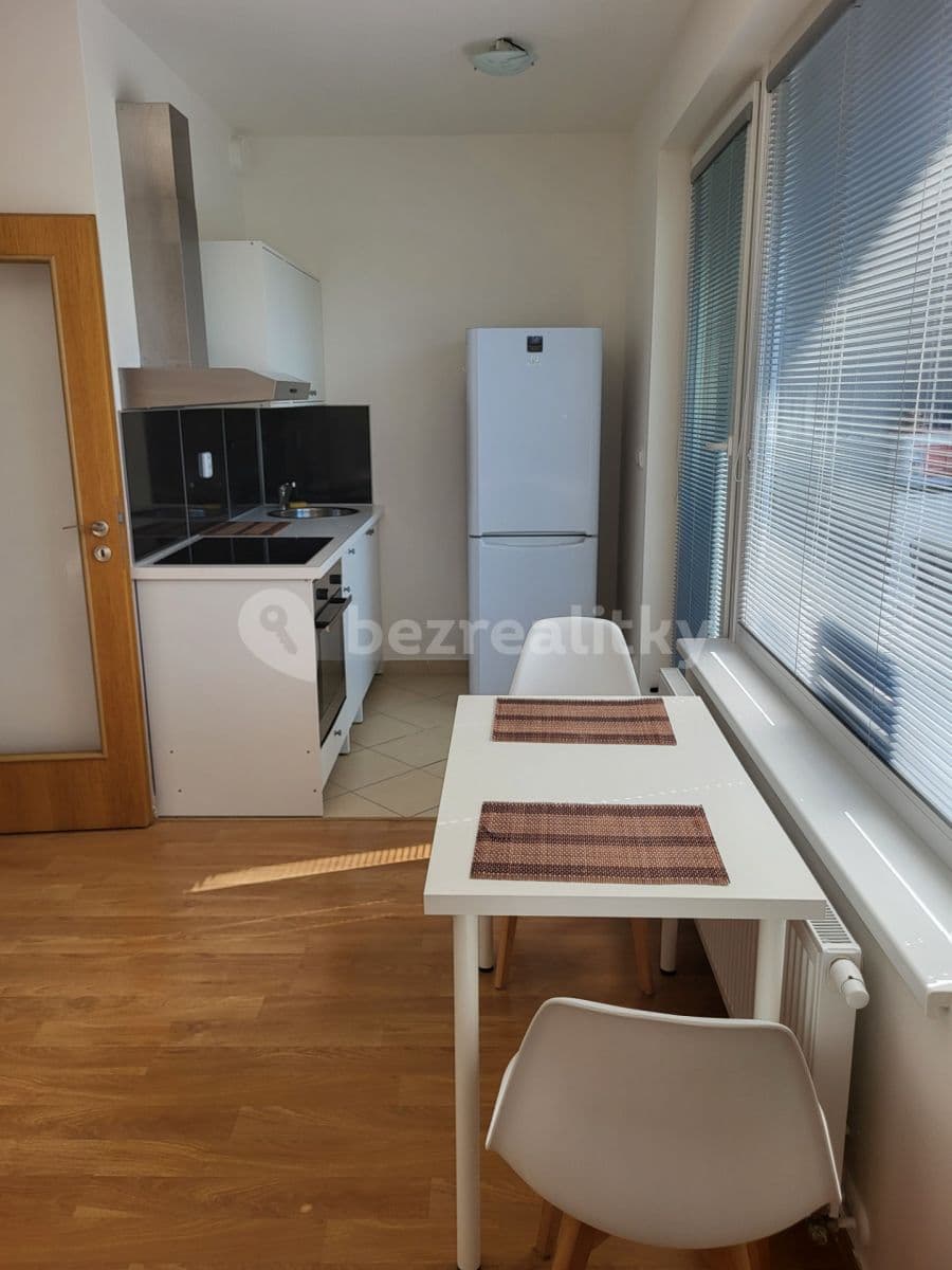 Prenájom bytu 1-izbový 33 m², Sazovická, Praha, Praha Prenájom bytu 1-izbový 33 m², Sazovická, Praha, Praha