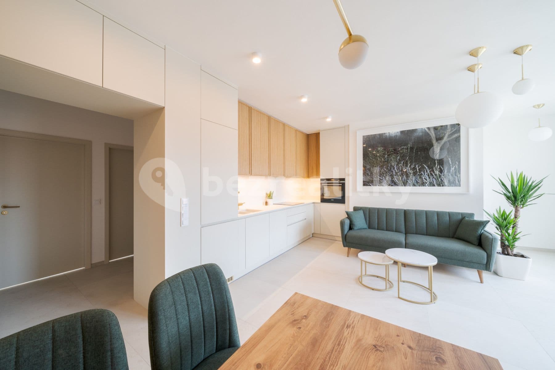 Prenájom bytu 3-izbový 72 m², Kolínská, Praha, Praha Prenájom bytu 3-izbový 72 m², Kolínská, Praha, Praha