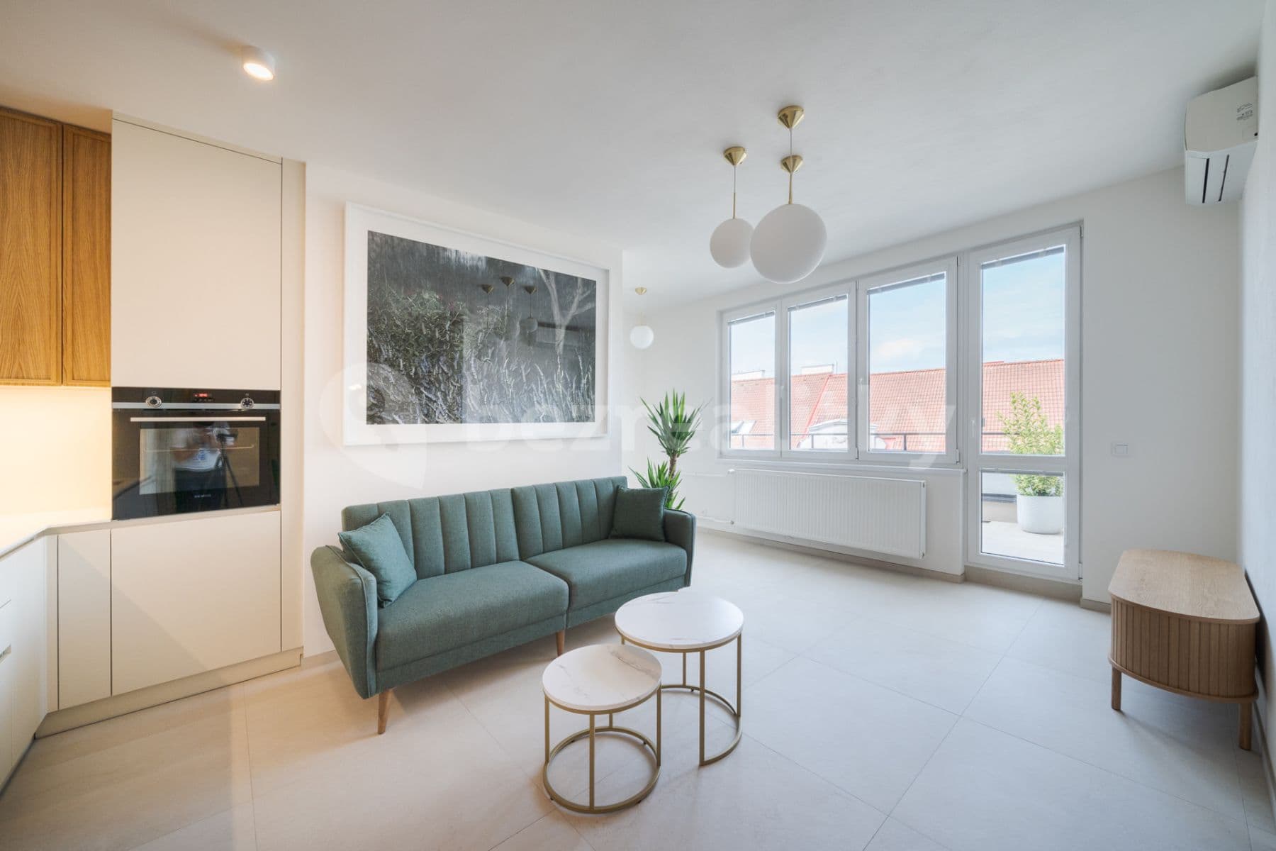 Prenájom bytu 3-izbový 72 m², Kolínská, Praha, Praha Prenájom bytu 3-izbový 72 m², Kolínská, Praha, Praha