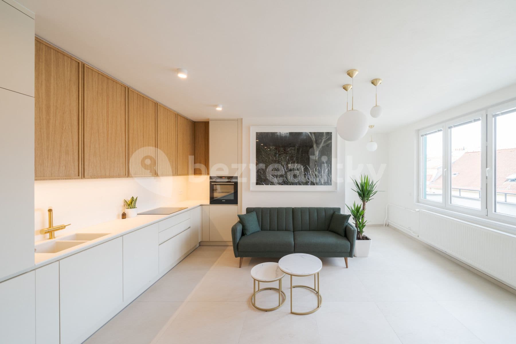 Prenájom bytu 3-izbový 72 m², Kolínská, Praha, Praha Prenájom bytu 3-izbový 72 m², Kolínská, Praha, Praha
