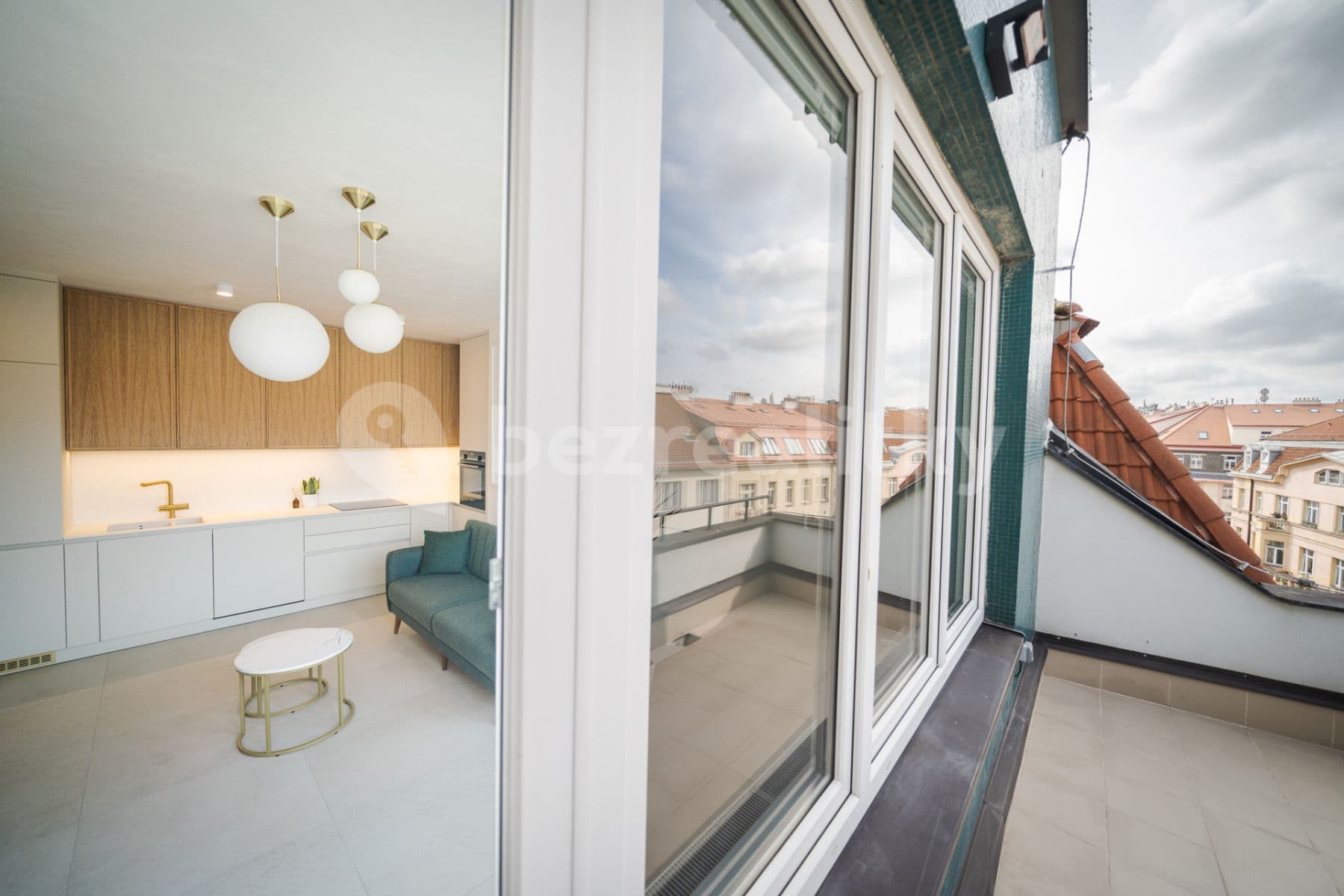 Prenájom bytu 3-izbový 72 m², Kolínská, Praha, Praha Prenájom bytu 3-izbový 72 m², Kolínská, Praha, Praha