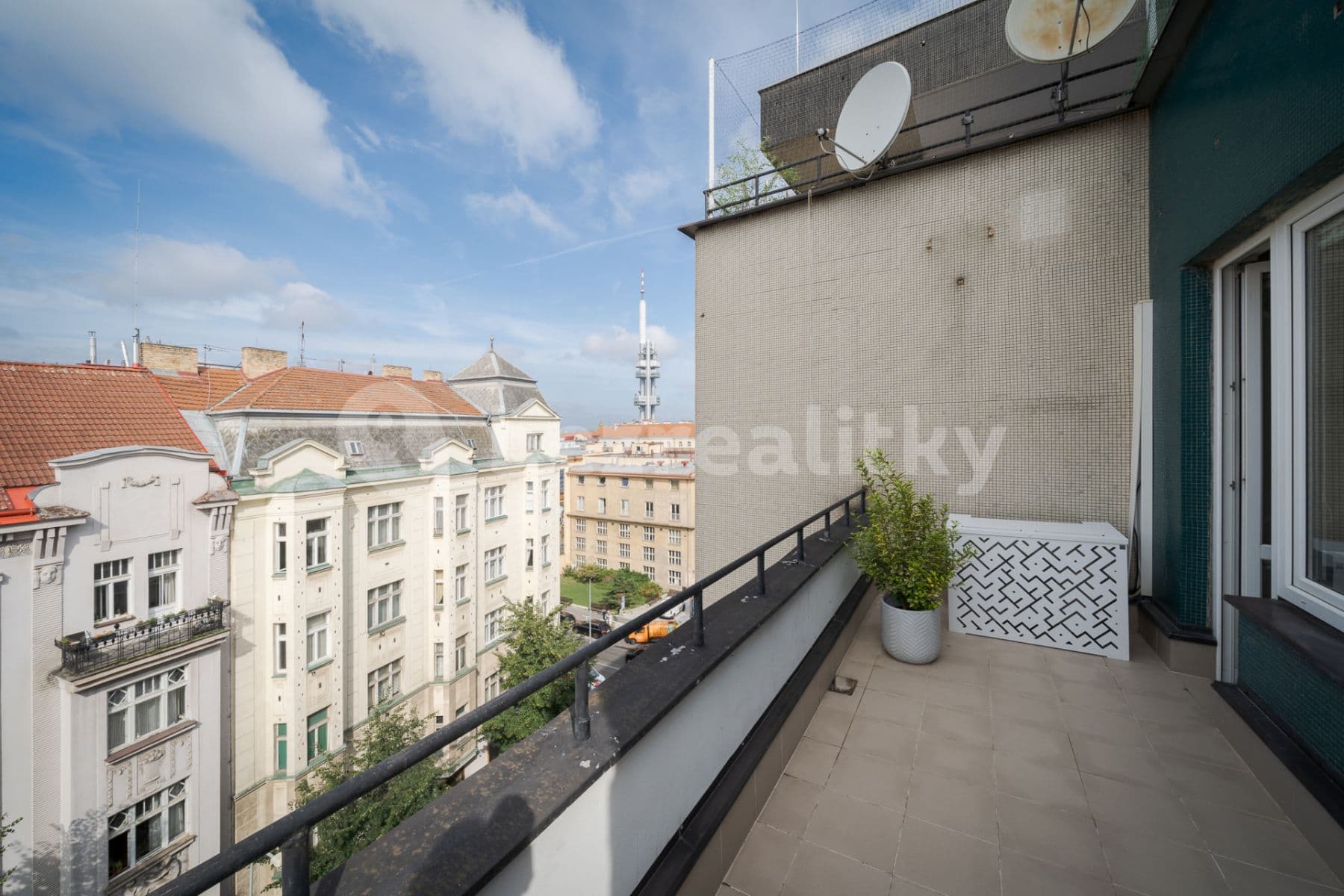 Prenájom bytu 3-izbový 72 m², Kolínská, Praha, Praha Prenájom bytu 3-izbový 72 m², Kolínská, Praha, Praha