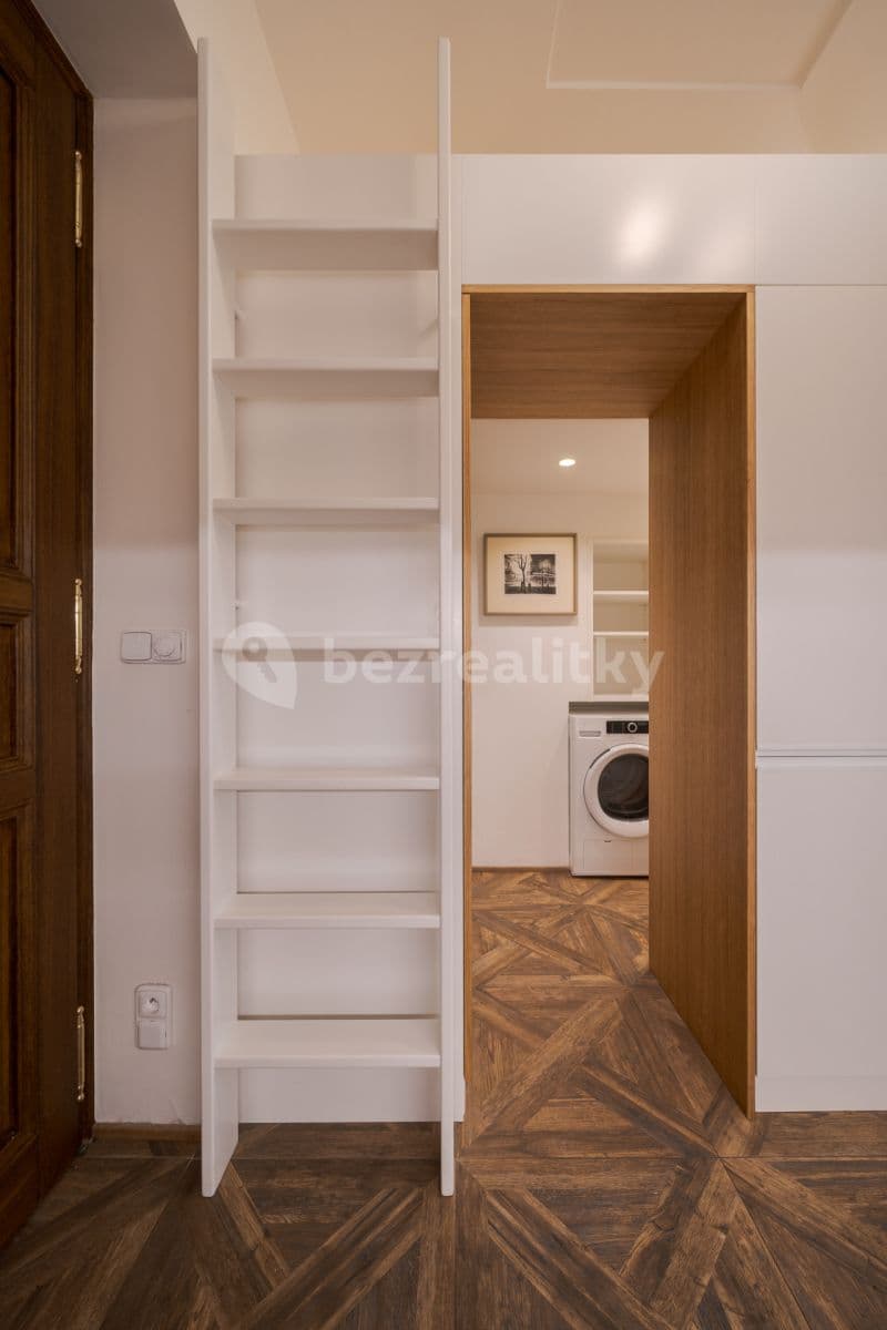 Prenájom bytu 1-izbový 29 m², Vítězná, Praha, Praha Prenájom bytu 1-izbový 29 m², Vítězná, Praha, Praha
