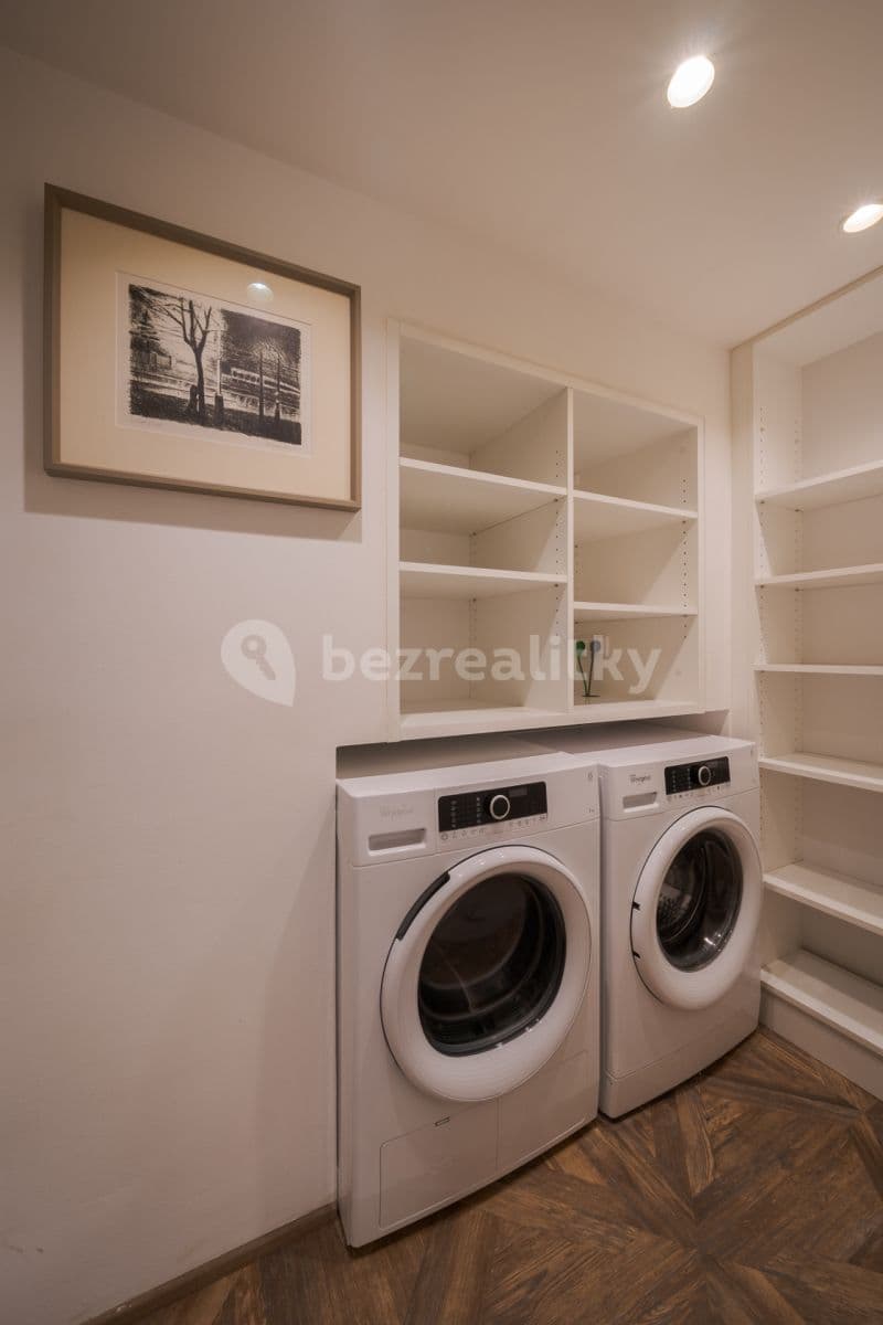 Prenájom bytu 1-izbový 29 m², Vítězná, Praha, Praha Prenájom bytu 1-izbový 29 m², Vítězná, Praha, Praha