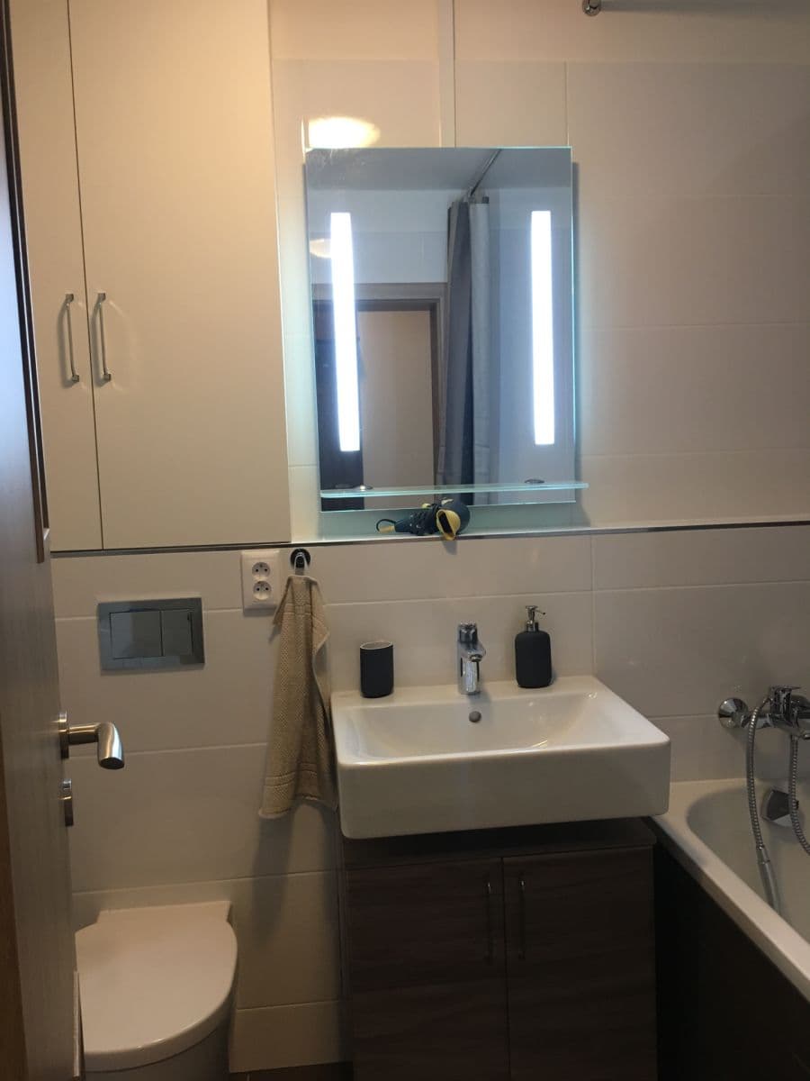 Predaj bytu 1-izbový 40 m², Žitenická, Praha, Praha Predaj bytu 1-izbový 40 m², Žitenická, Praha, Praha