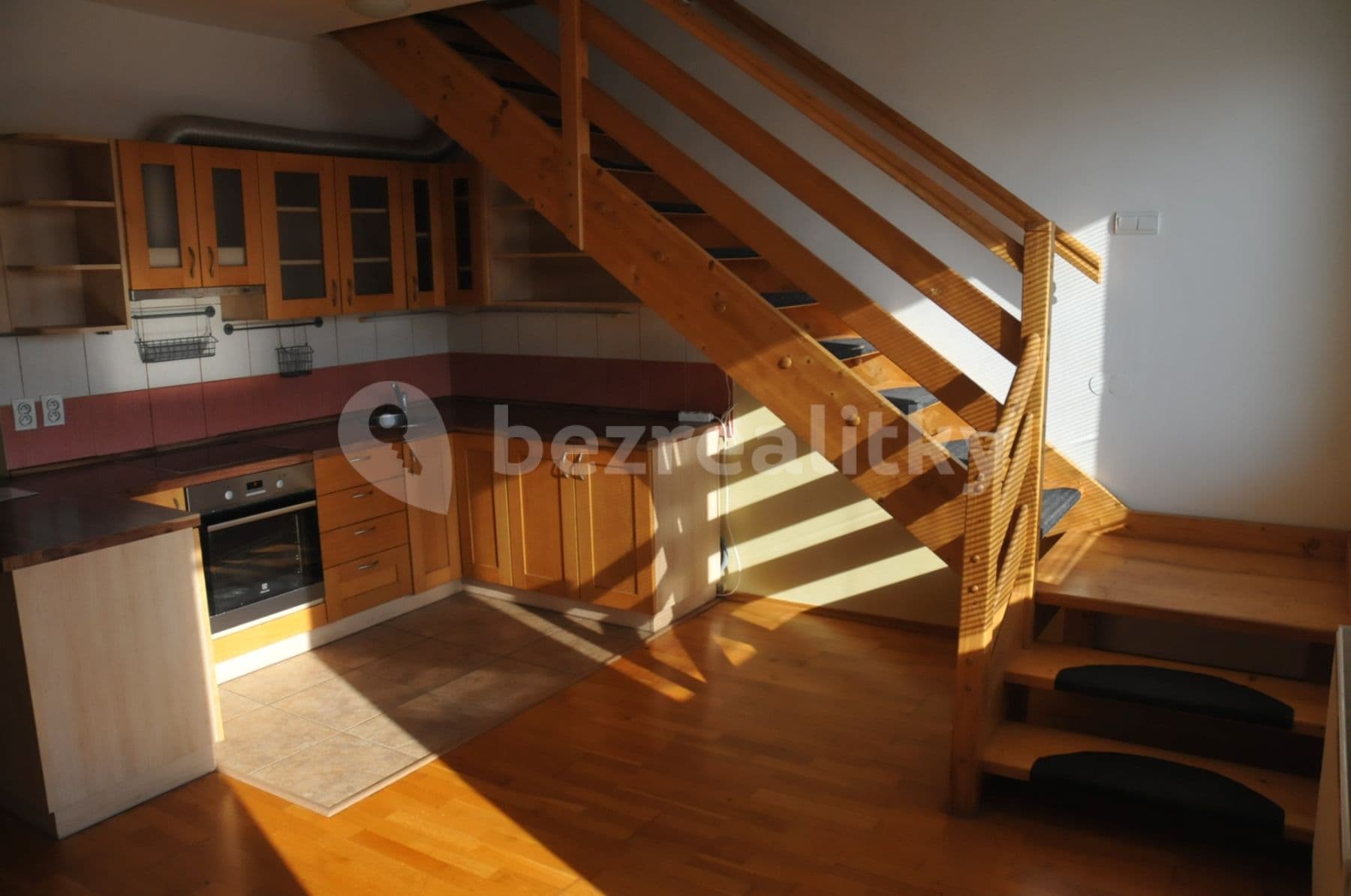 Prenájom bytu 3-izbový 100 m², Družební, Nové Město nad Metují, Královéhradecký kraj Prenájom bytu 3-izbový 100 m², Družební, Nové Město nad Metují, Královéhradecký kraj