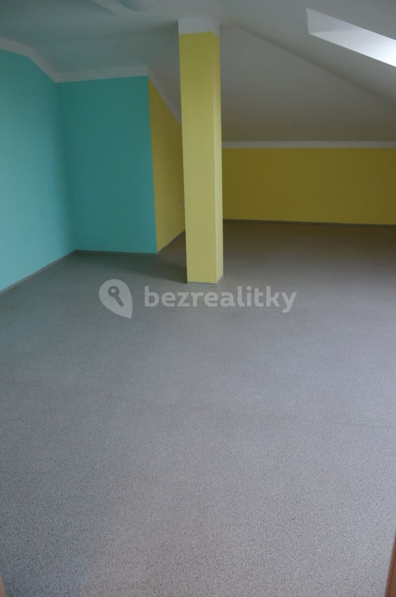 Prenájom bytu 3-izbový 100 m², Družební, Nové Město nad Metují, Královéhradecký kraj Prenájom bytu 3-izbový 100 m², Družební, Nové Město nad Metují, Královéhradecký kraj
