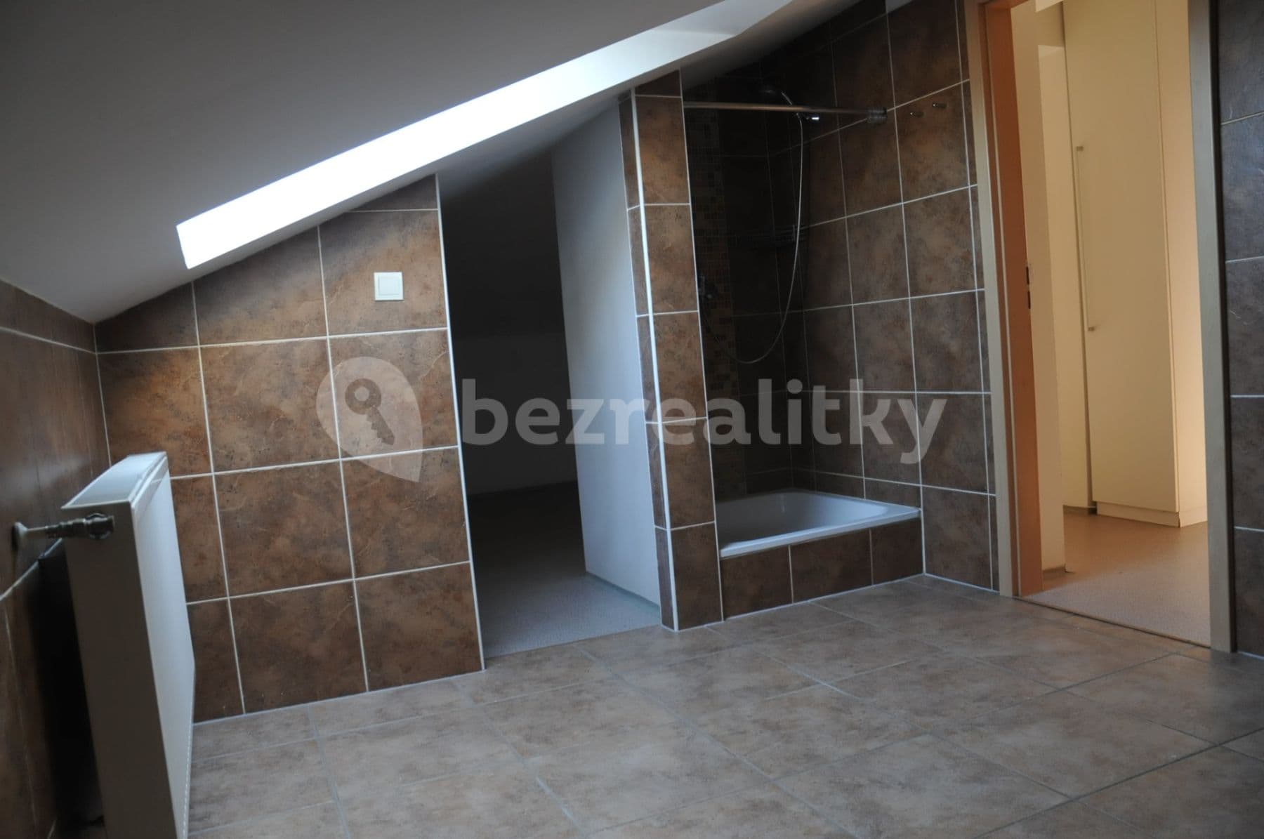Prenájom bytu 3-izbový 100 m², Družební, Nové Město nad Metují, Královéhradecký kraj Prenájom bytu 3-izbový 100 m², Družební, Nové Město nad Metují, Královéhradecký kraj