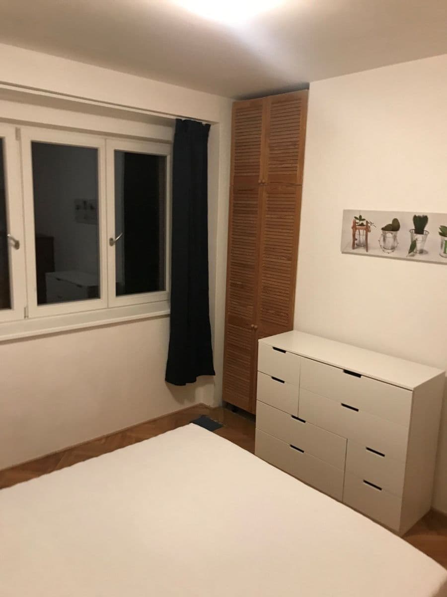 Prenájom bytu 3-izbový 78 m², Bajkalská, Praha, Praha Prenájom bytu 3-izbový 78 m², Bajkalská, Praha, Praha