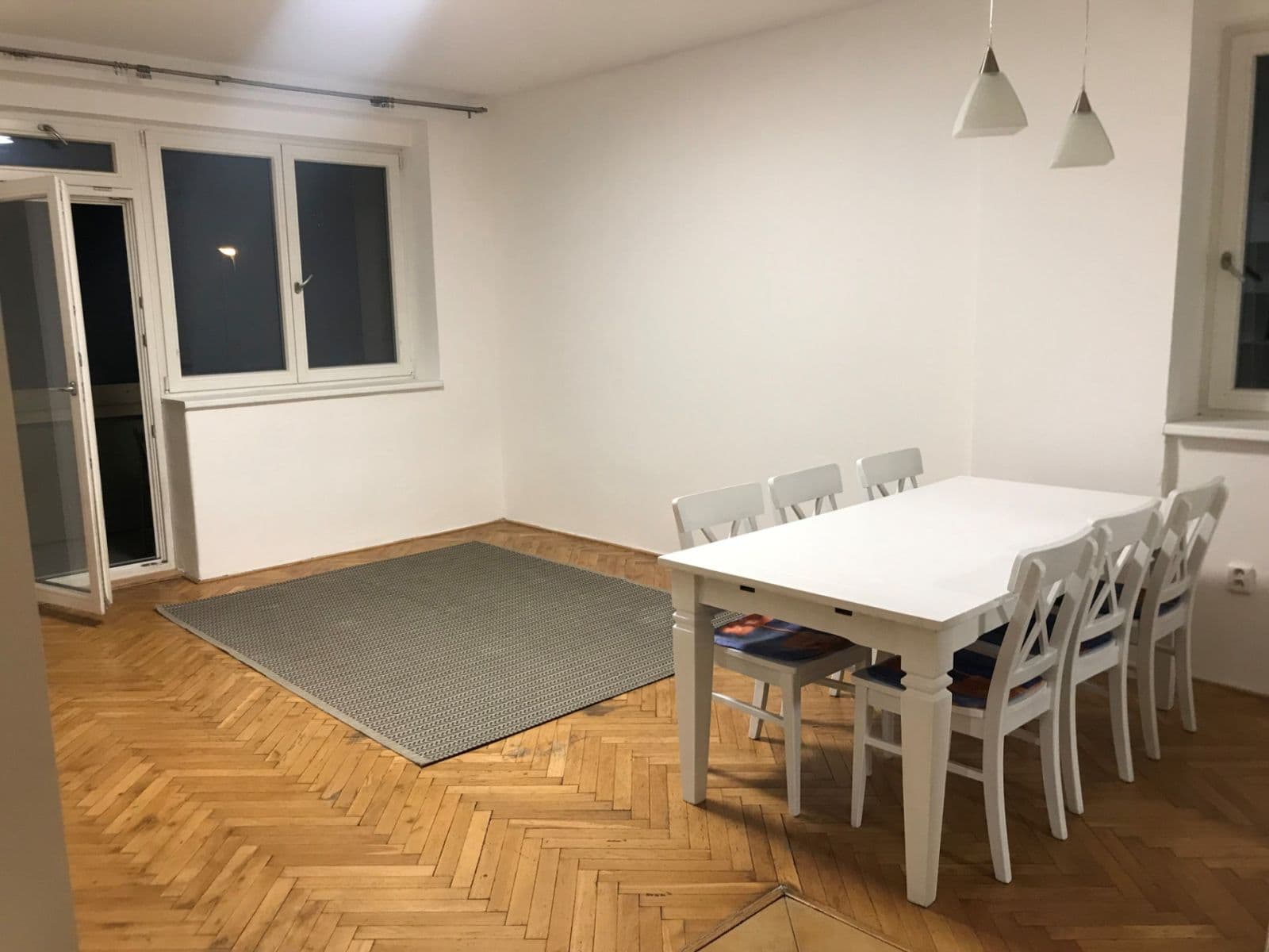 Prenájom bytu 3-izbový 78 m², Bajkalská, Praha, Praha Prenájom bytu 3-izbový 78 m², Bajkalská, Praha, Praha