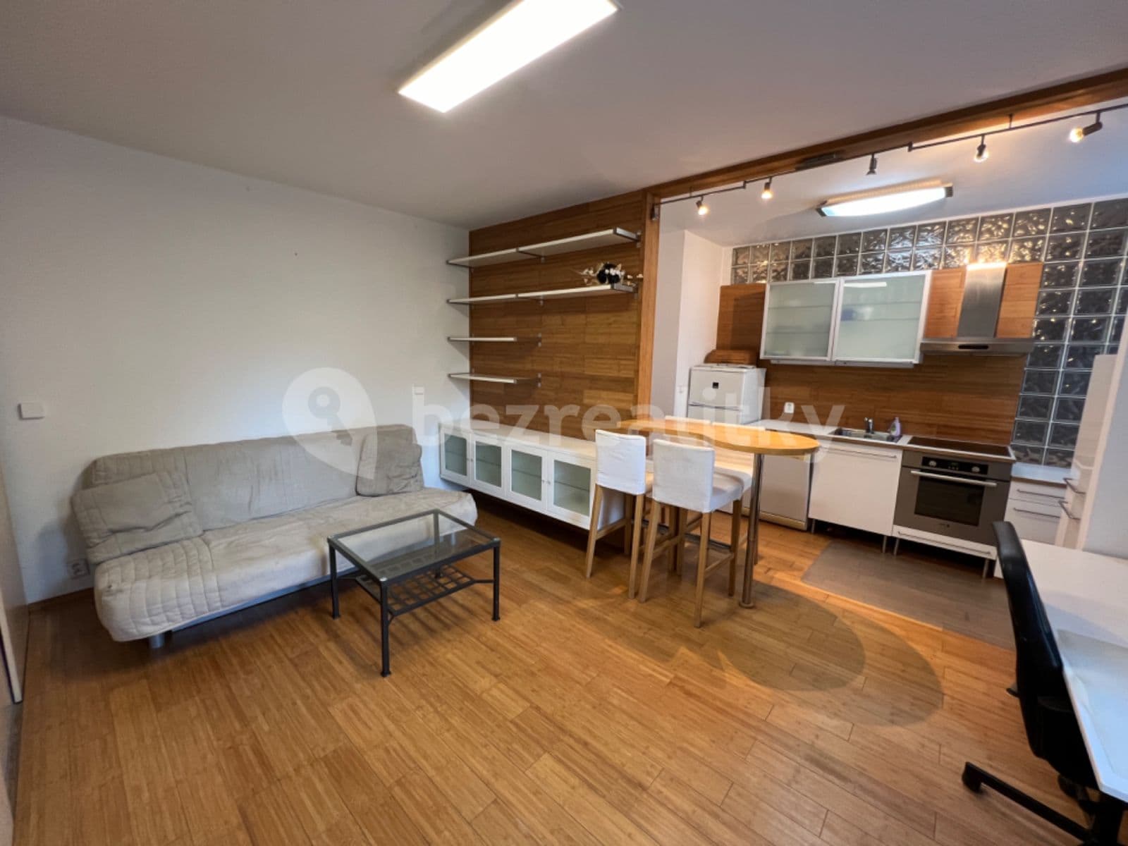 Prenájom bytu 2-izbový 50 m², Bělohorská, Praha, Praha Prenájom bytu 2-izbový 50 m², Bělohorská, Praha, Praha