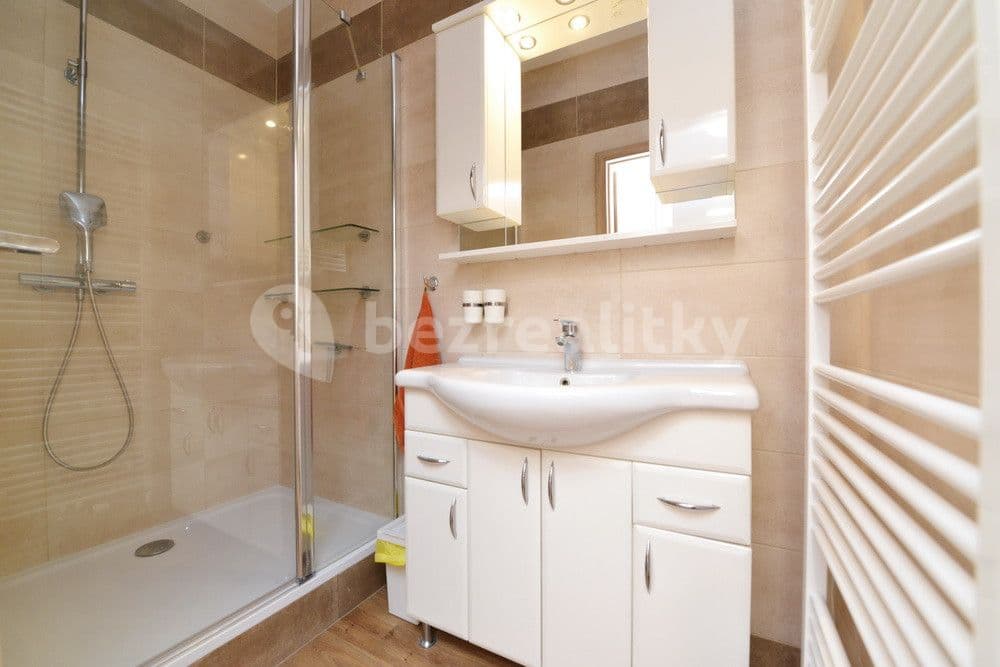 Prenájom bytu 2-izbový 43 m², Nad Kolonií, Praha, Praha Prenájom bytu 2-izbový 43 m², Nad Kolonií, Praha, Praha