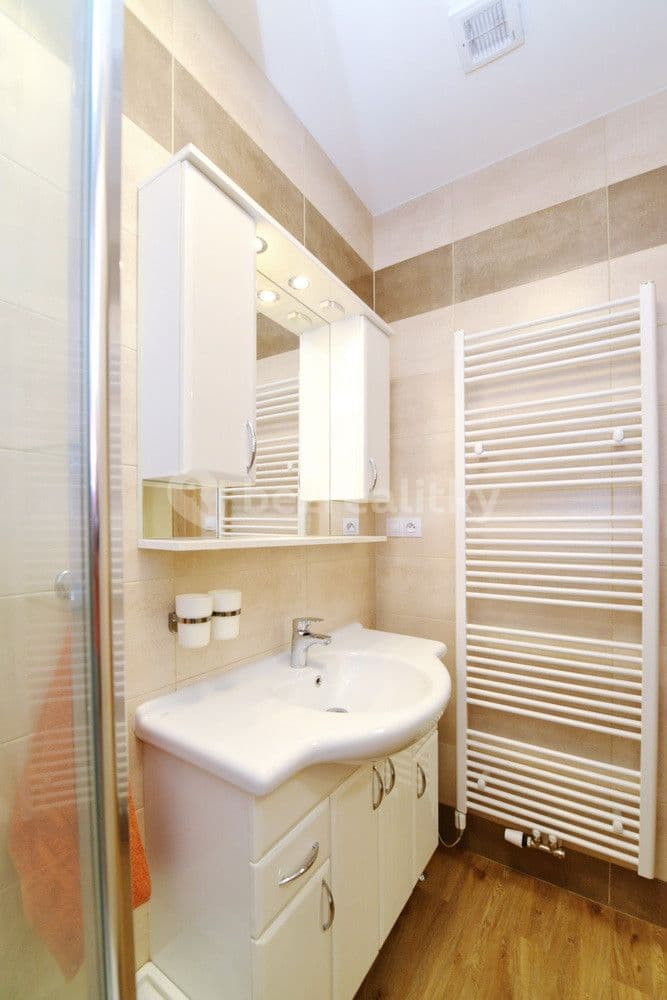 Prenájom bytu 2-izbový 43 m², Nad Kolonií, Praha, Praha Prenájom bytu 2-izbový 43 m², Nad Kolonií, Praha, Praha