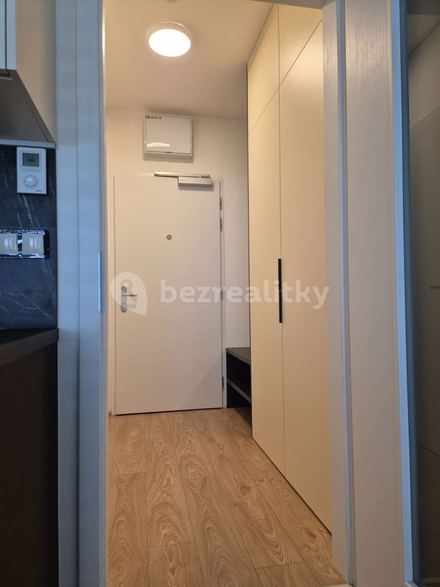 Prenájom bytu 1-izbový 27 m², Fuchsova, Brno, Jihomoravský kraj Prenájom bytu 1-izbový 27 m², Fuchsova, Brno, Jihomoravský kraj