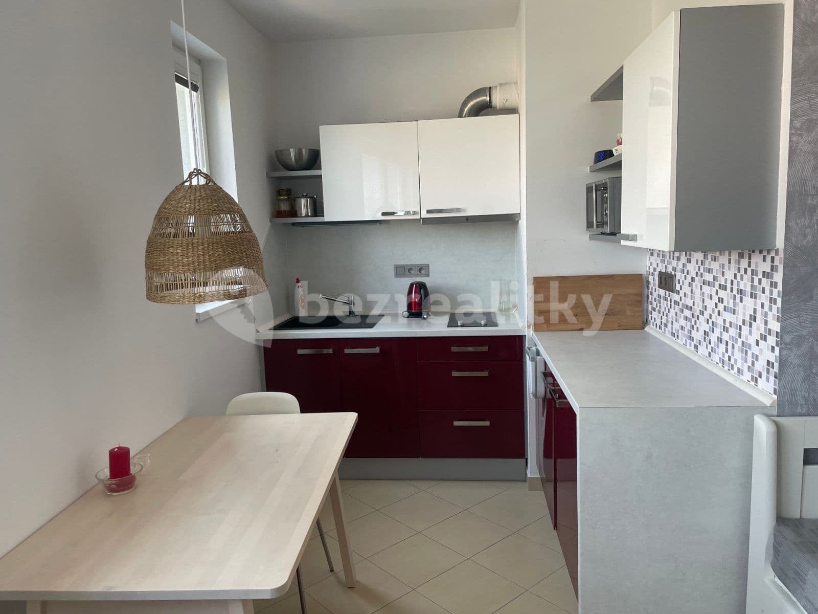 Prenájom bytu 1-izbový 32 m², Nademlejnská, Praha, Praha Prenájom bytu 1-izbový 32 m², Nademlejnská, Praha, Praha