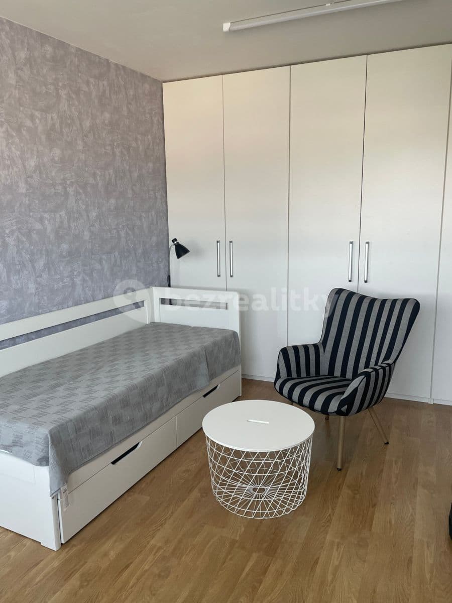 Prenájom bytu 1-izbový 32 m², Nademlejnská, Praha, Praha Prenájom bytu 1-izbový 32 m², Nademlejnská, Praha, Praha