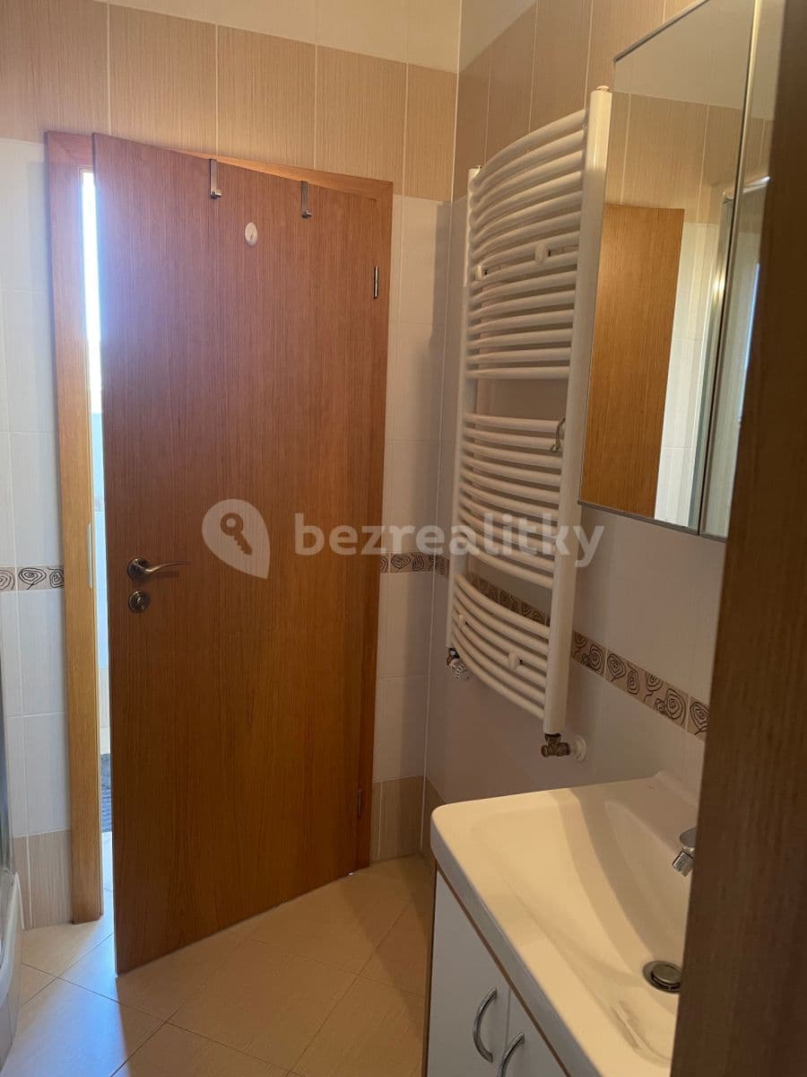Prenájom bytu 1-izbový 32 m², Nademlejnská, Praha, Praha Prenájom bytu 1-izbový 32 m², Nademlejnská, Praha, Praha