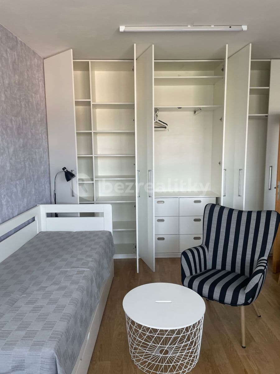 Prenájom bytu 1-izbový 32 m², Nademlejnská, Praha, Praha Prenájom bytu 1-izbový 32 m², Nademlejnská, Praha, Praha
