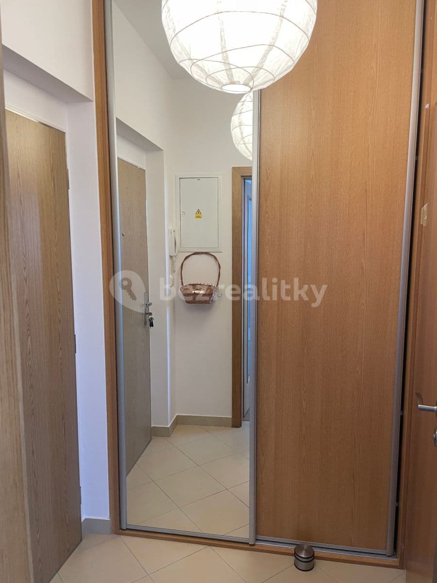 Prenájom bytu 1-izbový 32 m², Nademlejnská, Praha, Praha Prenájom bytu 1-izbový 32 m², Nademlejnská, Praha, Praha