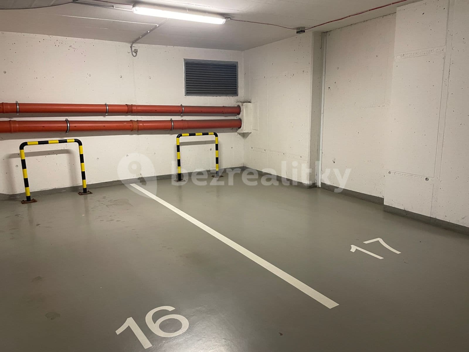 Prenájom bytu 1-izbový 32 m², Nademlejnská, Praha, Praha Prenájom bytu 1-izbový 32 m², Nademlejnská, Praha, Praha