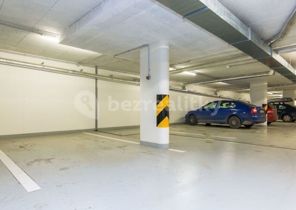Prenájom garáže 14 m², Praha, Praha Prenájom garáže 14 m², Praha, Praha