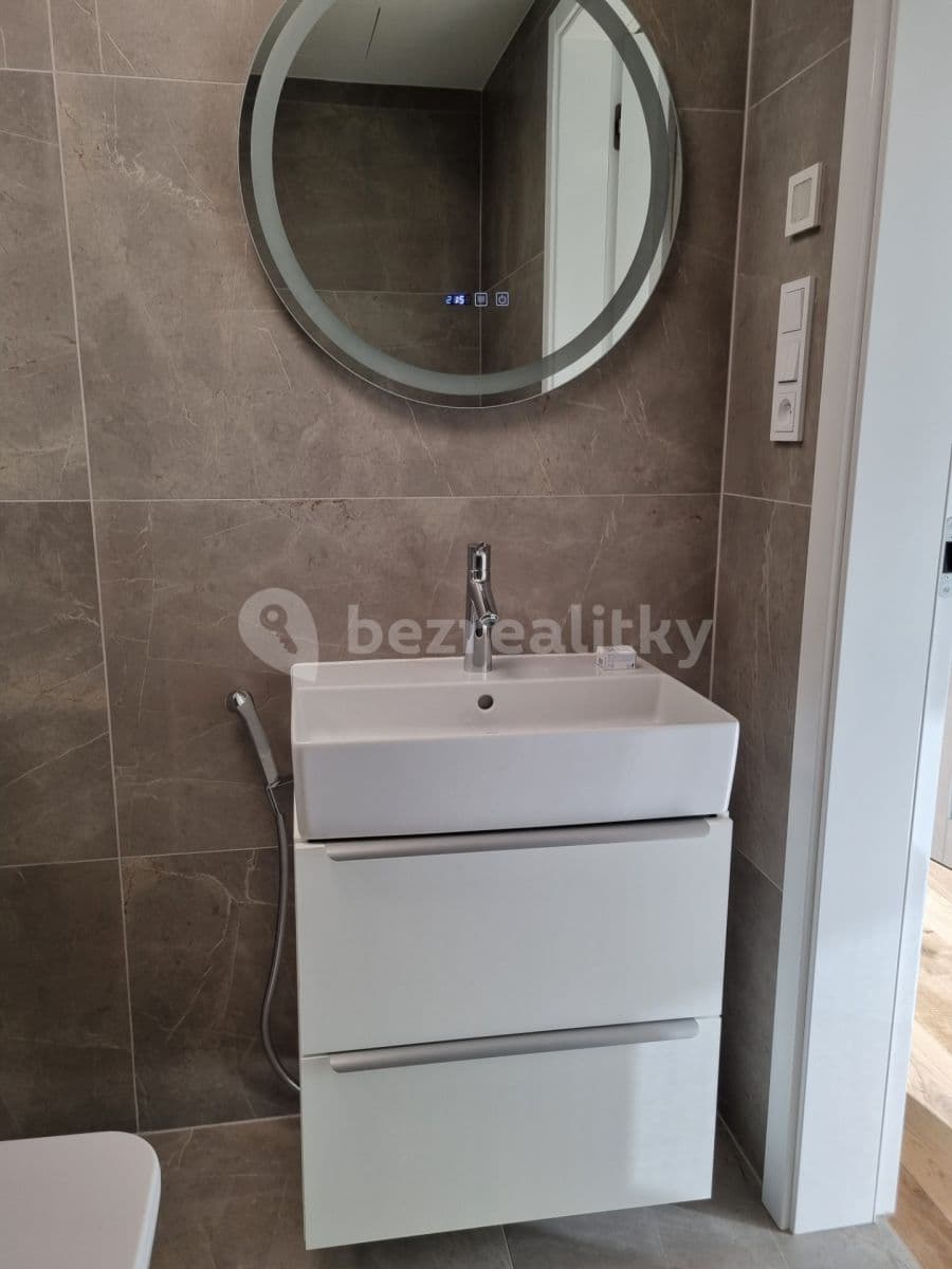 Prenájom bytu 1-izbový 37 m², Vítězné náměstí, Praha, Praha Prenájom bytu 1-izbový 37 m², Vítězné náměstí, Praha, Praha