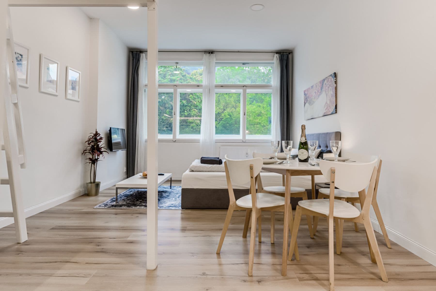 Prenájom bytu 33 m², Újezd, Praha, Praha Prenájom bytu 33 m², Újezd, Praha, Praha