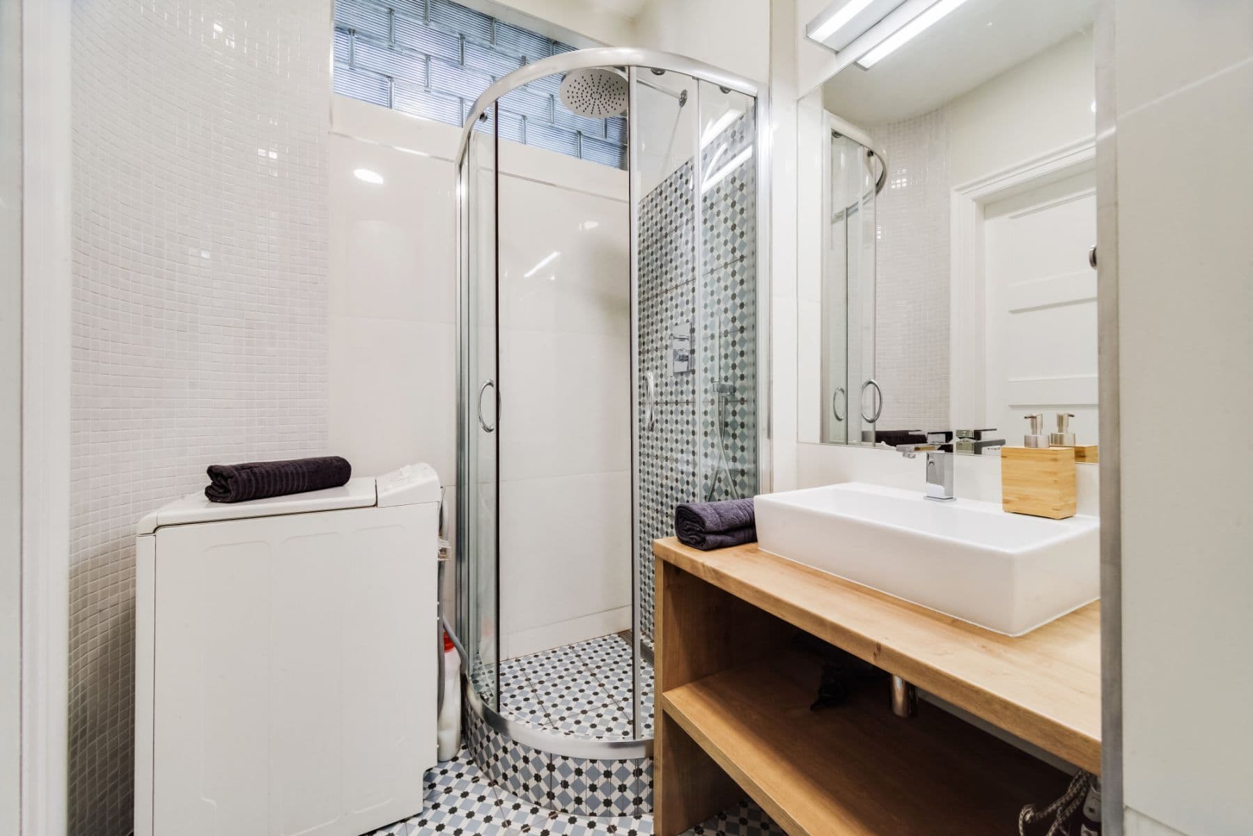 Prenájom bytu 33 m², Újezd, Praha, Praha Prenájom bytu 33 m², Újezd, Praha, Praha