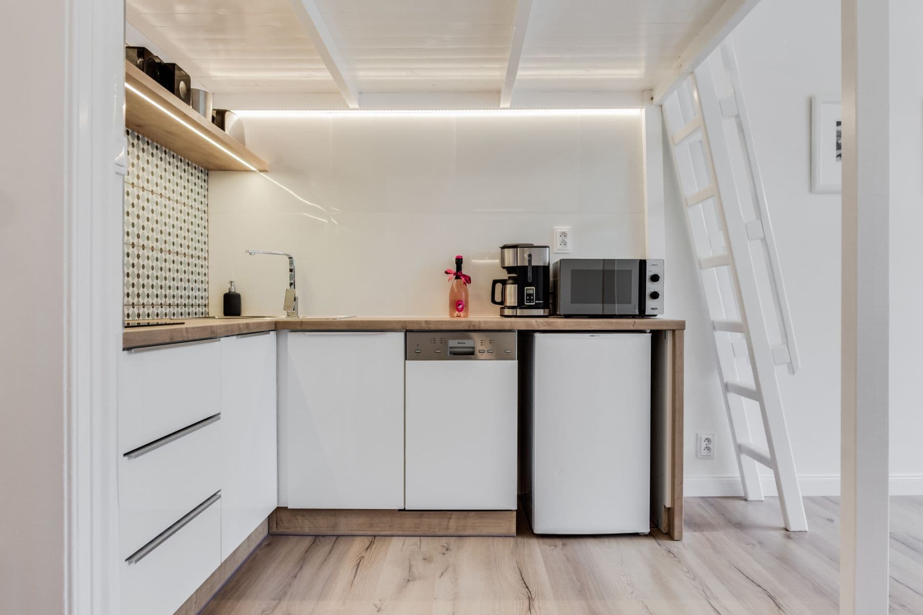 Prenájom bytu 33 m², Újezd, Praha, Praha Prenájom bytu 33 m², Újezd, Praha, Praha