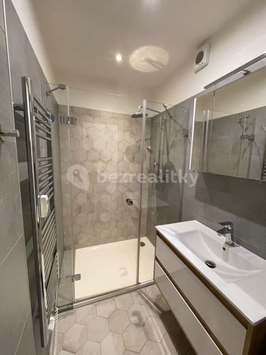 Prenájom bytu 3-izbový 70 m², náměstí Bořislavka, Praha, Praha Prenájom bytu 3-izbový 70 m², náměstí Bořislavka, Praha, Praha
