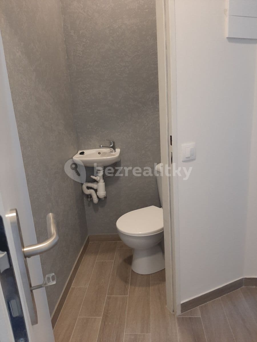 Prenájom bytu 2-izbový 42 m², U Stojanu, Praha, Praha Prenájom bytu 2-izbový 42 m², U Stojanu, Praha, Praha