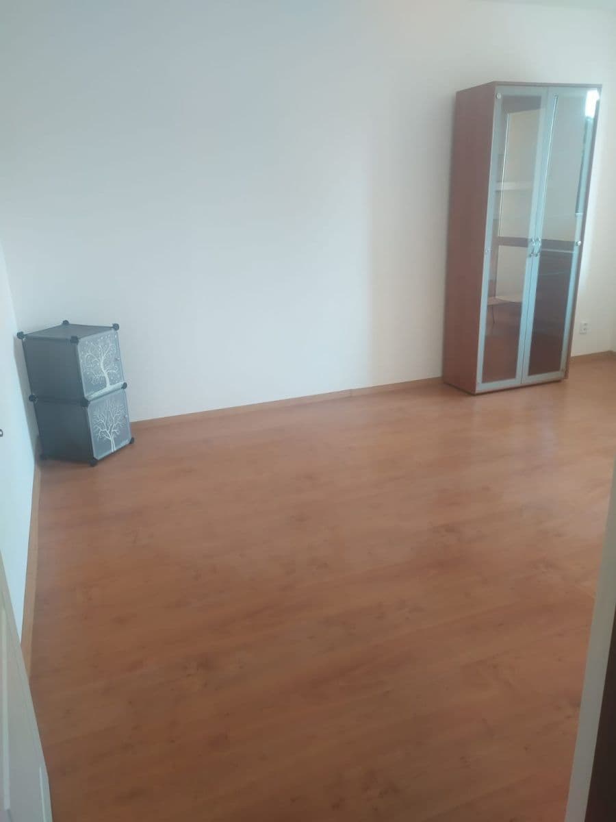 Prenájom bytu 2-izbový 60 m², Milovice, Středočeský kraj Prenájom bytu 2-izbový 60 m², Milovice, Středočeský kraj