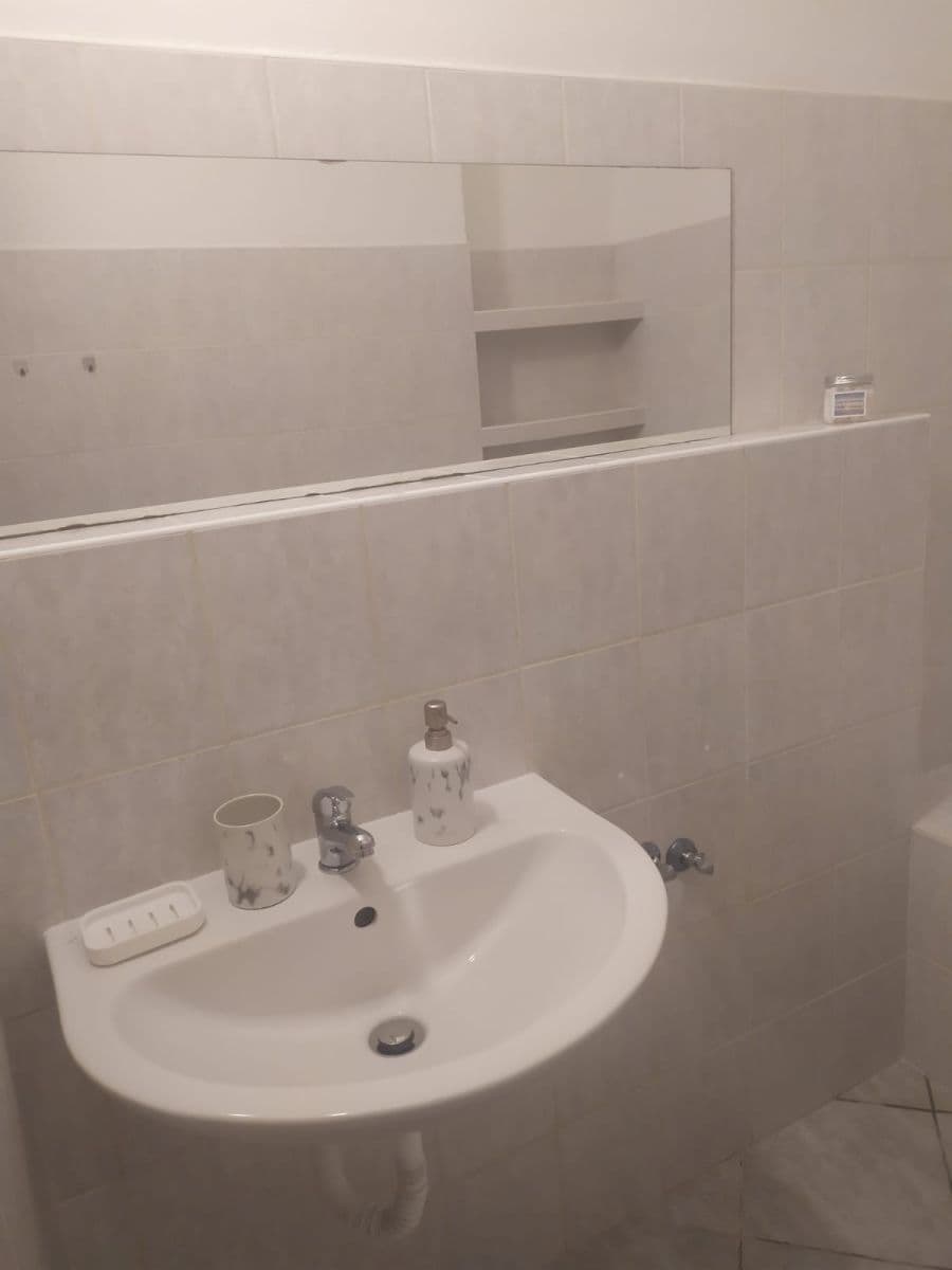 Prenájom bytu 2-izbový 60 m², Milovice, Středočeský kraj Prenájom bytu 2-izbový 60 m², Milovice, Středočeský kraj
