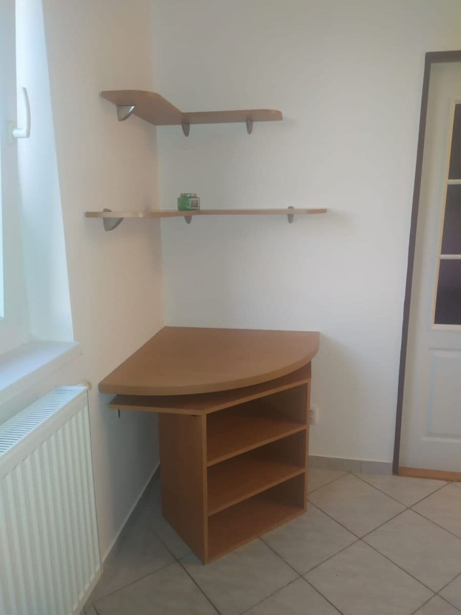 Prenájom bytu 2-izbový 60 m², Milovice, Středočeský kraj Prenájom bytu 2-izbový 60 m², Milovice, Středočeský kraj