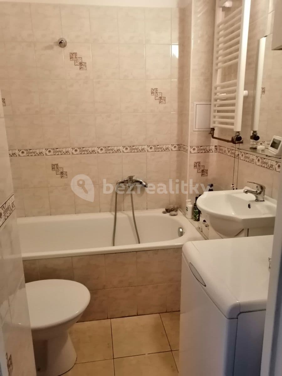 Prenájom bytu 1-izbový 30 m², Kolbenova, Praha, Praha Prenájom bytu 1-izbový 30 m², Kolbenova, Praha, Praha