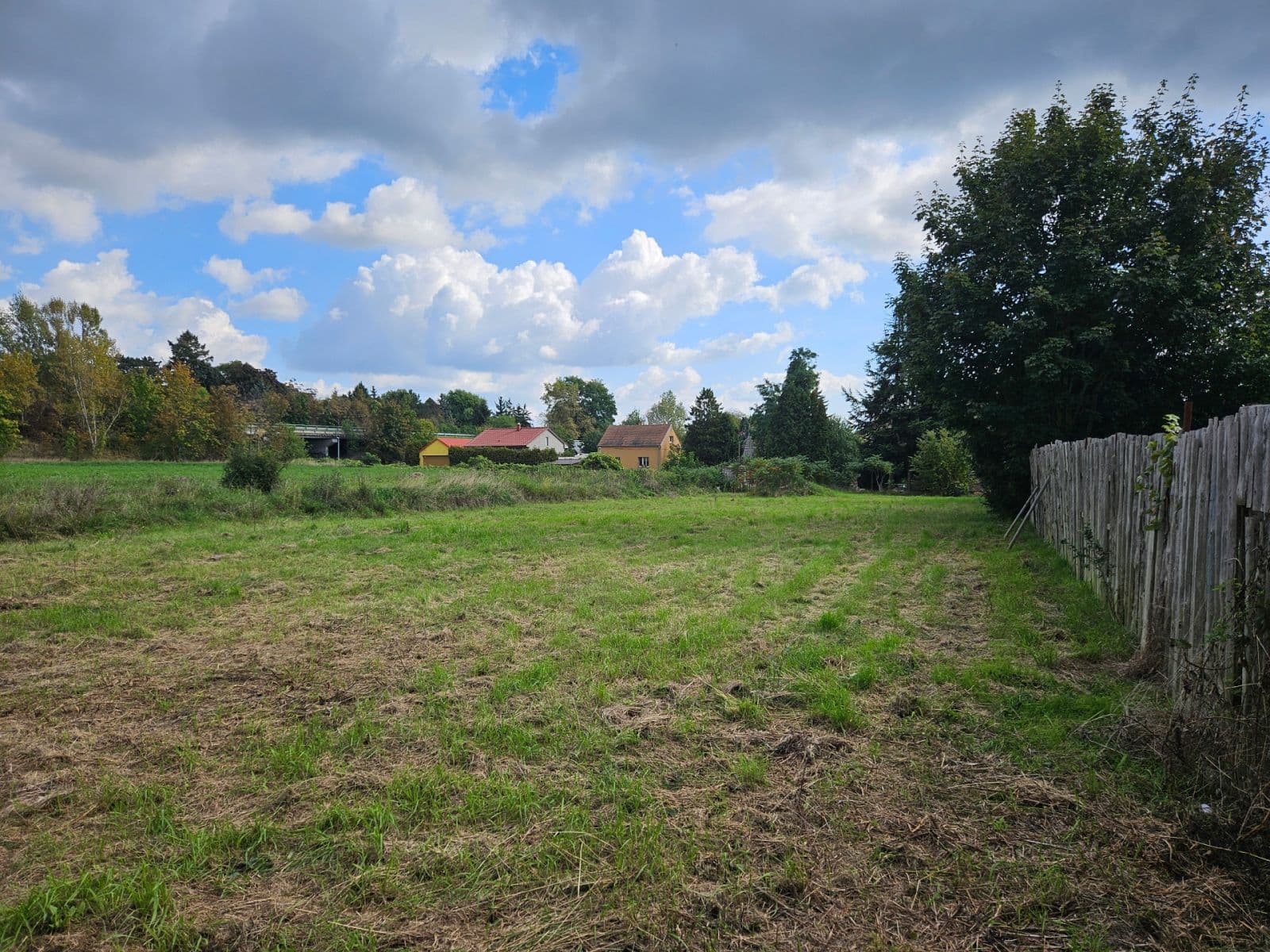 Predaj pozemku 1.141 m², Na Ráji, Mělník, Středočeský kraj Predaj pozemku 1.141 m², Na Ráji, Mělník, Středočeský kraj