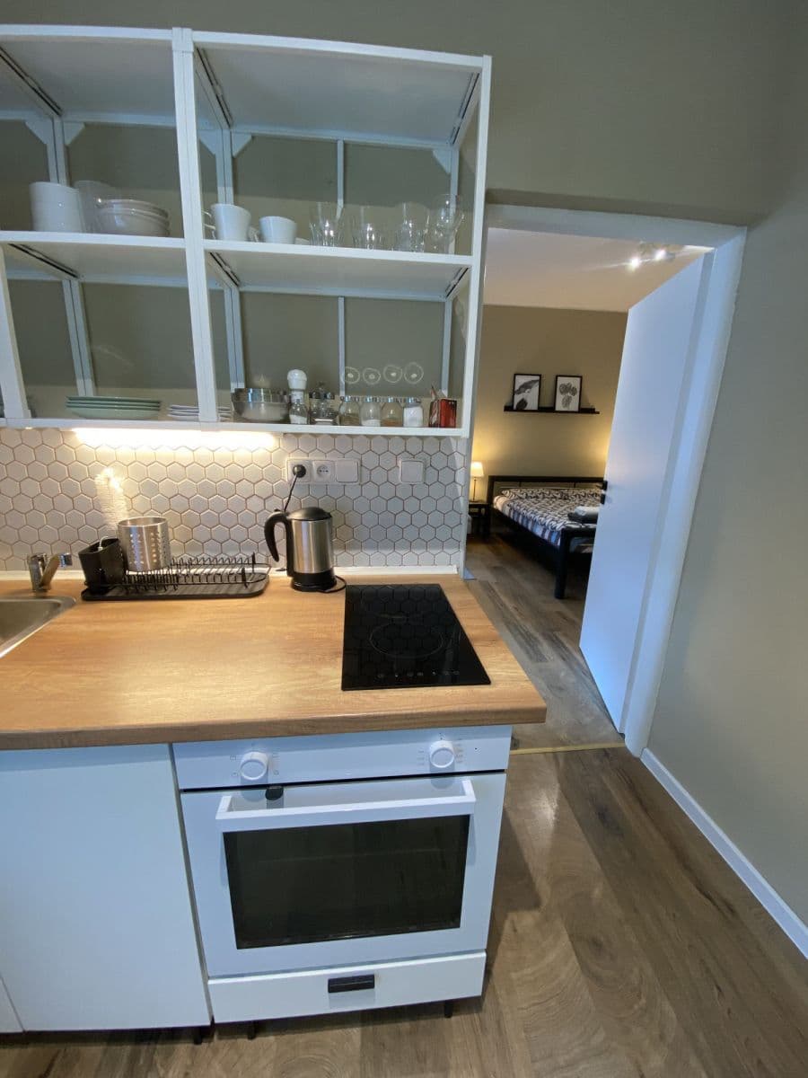 Prenájom bytu 35 m², Bělohorská, Praha, Praha Prenájom bytu 35 m², Bělohorská, Praha, Praha