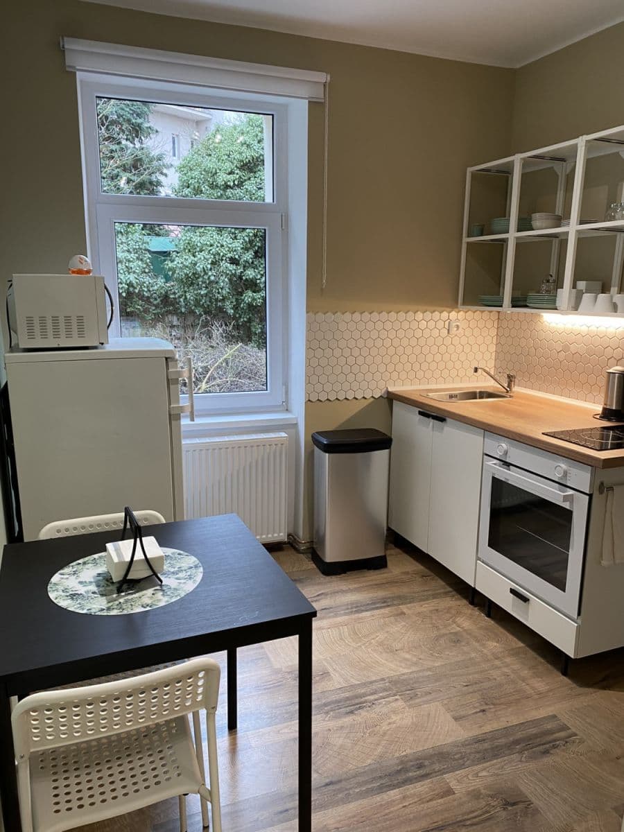 Prenájom bytu 35 m², Bělohorská, Praha, Praha Prenájom bytu 35 m², Bělohorská, Praha, Praha