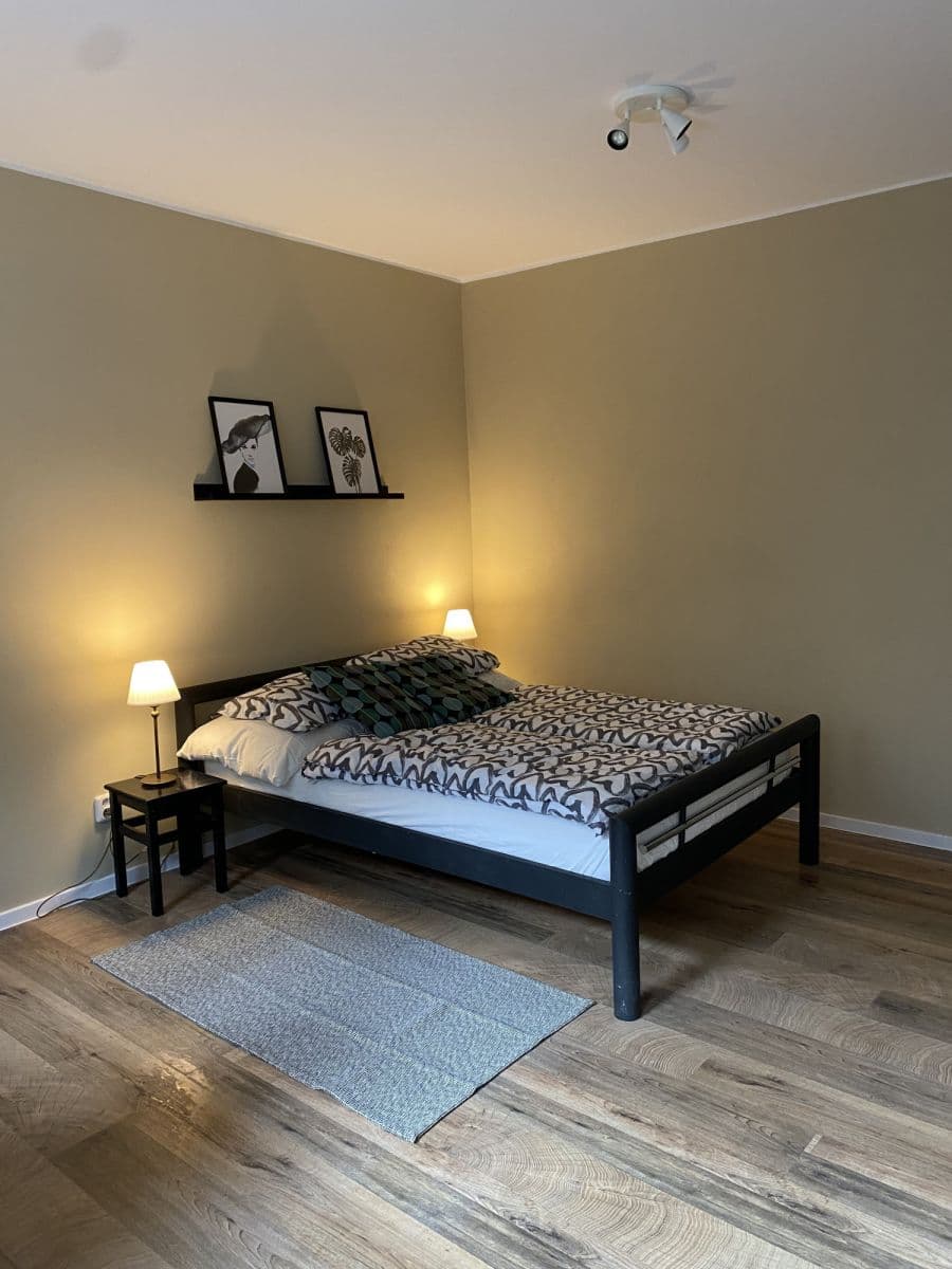 Prenájom bytu 35 m², Bělohorská, Praha, Praha Prenájom bytu 35 m², Bělohorská, Praha, Praha