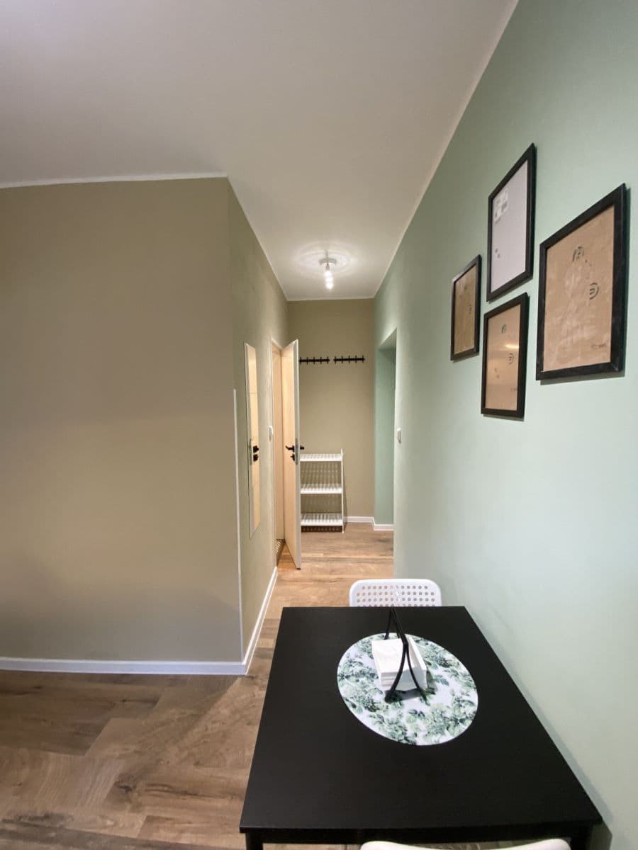 Prenájom bytu 35 m², Bělohorská, Praha, Praha Prenájom bytu 35 m², Bělohorská, Praha, Praha