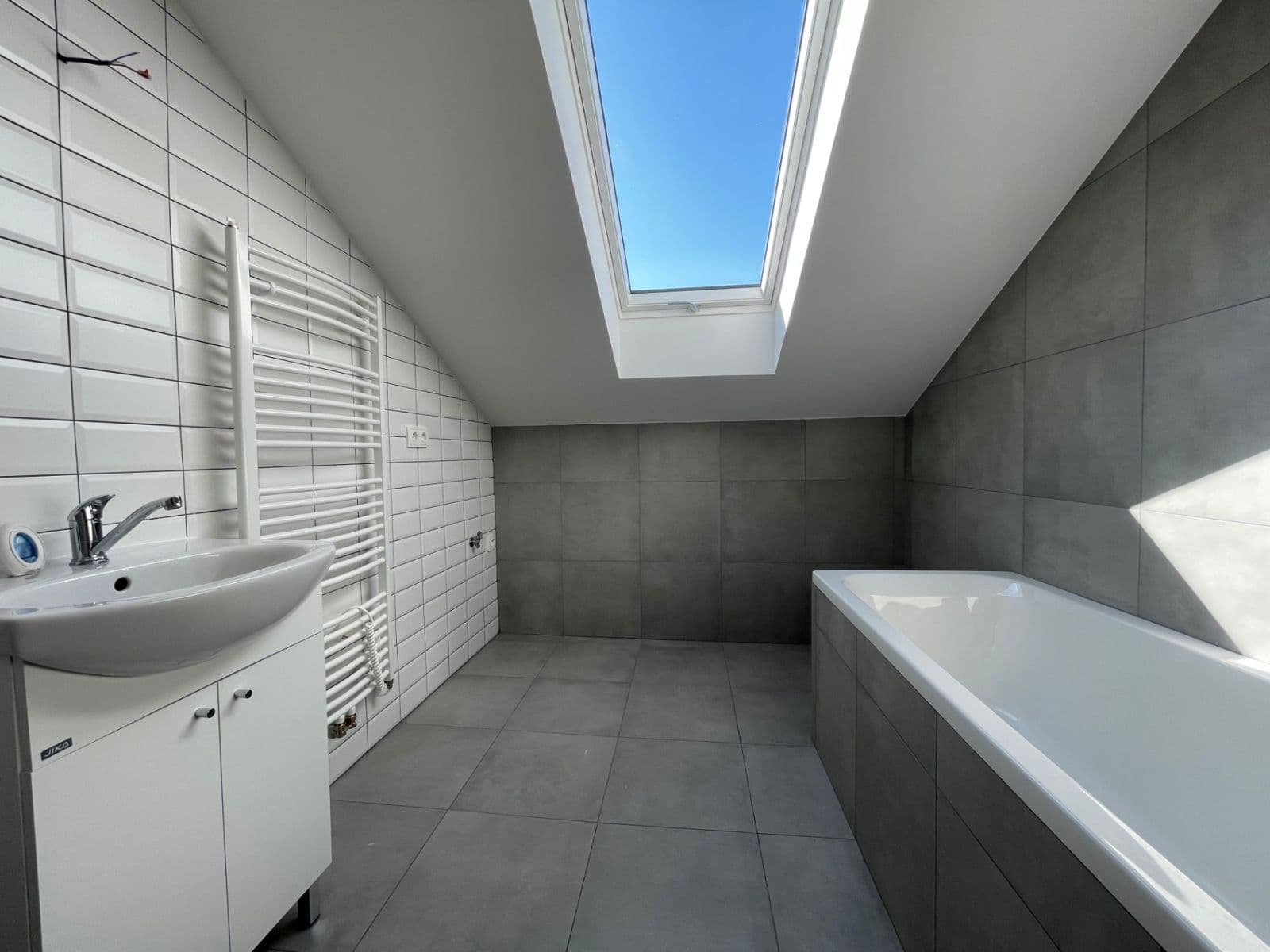 Prenájom bytu 4-izbový 120 m², Nádražní, Chomutov, Ústecký kraj Prenájom bytu 4-izbový 120 m², Nádražní, Chomutov, Ústecký kraj