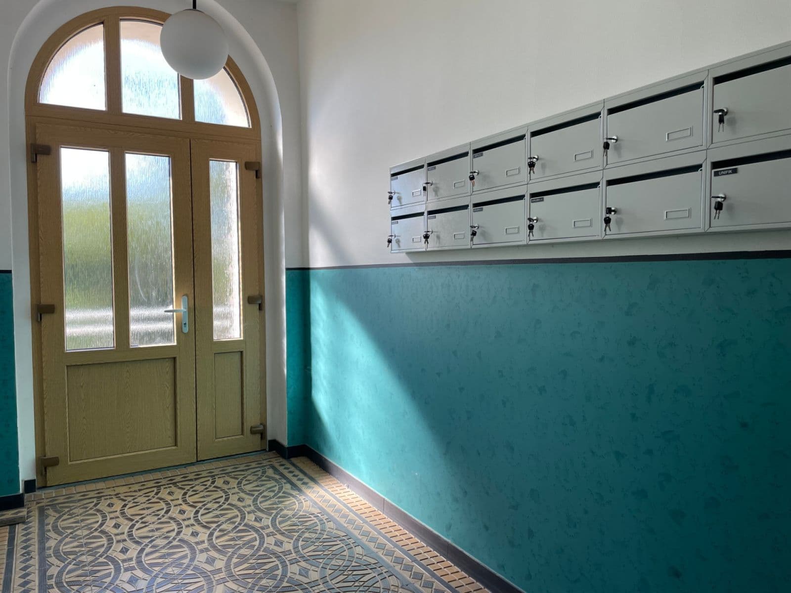 Prenájom bytu 4-izbový 120 m², Nádražní, Chomutov, Ústecký kraj Prenájom bytu 4-izbový 120 m², Nádražní, Chomutov, Ústecký kraj