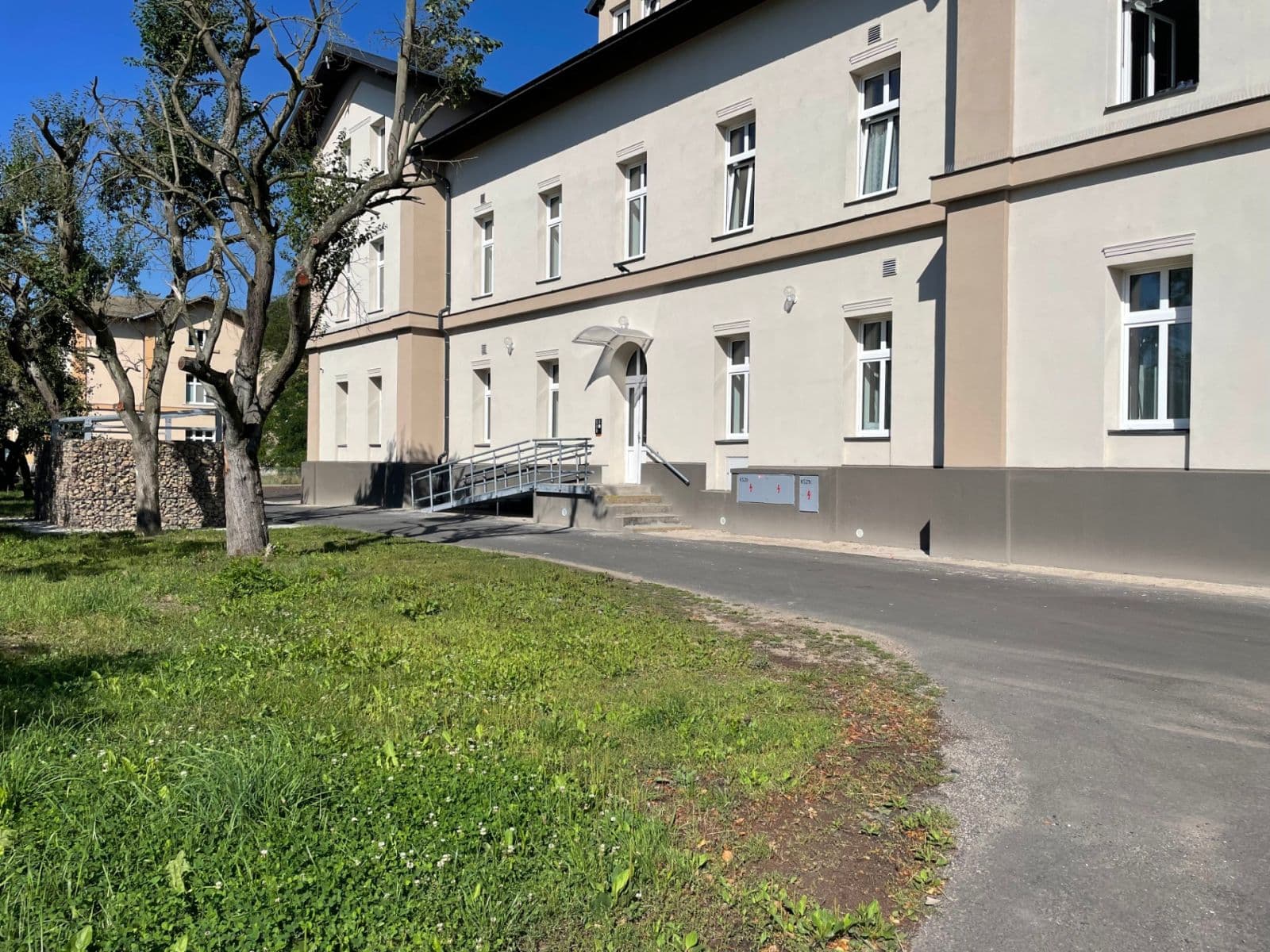 Prenájom bytu 4-izbový 120 m², Nádražní, Chomutov, Ústecký kraj Prenájom bytu 4-izbový 120 m², Nádražní, Chomutov, Ústecký kraj