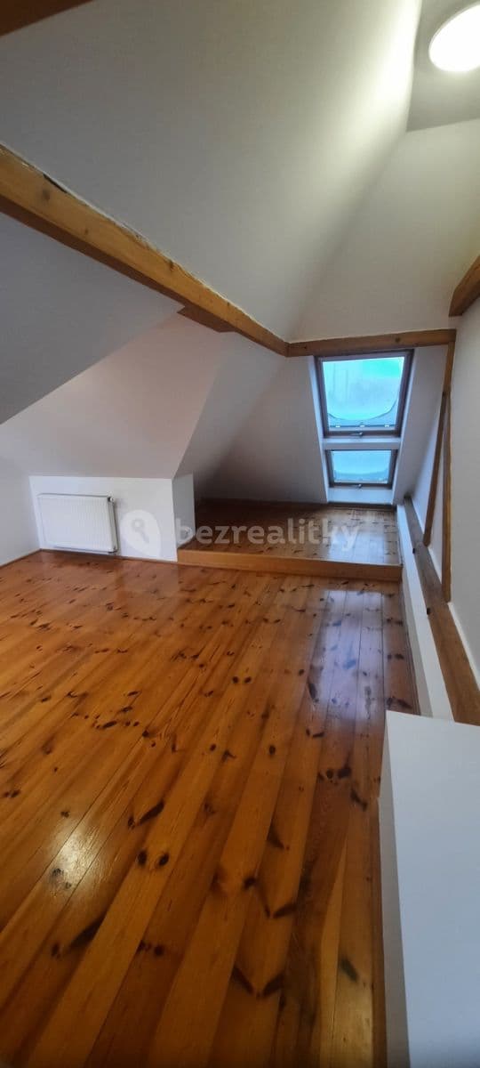 Prenájom bytu 3-izbový 105 m², U Strže, Praha, Praha Prenájom bytu 3-izbový 105 m², U Strže, Praha, Praha