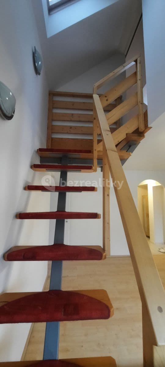 Prenájom bytu 3-izbový 105 m², U Strže, Praha, Praha Prenájom bytu 3-izbový 105 m², U Strže, Praha, Praha