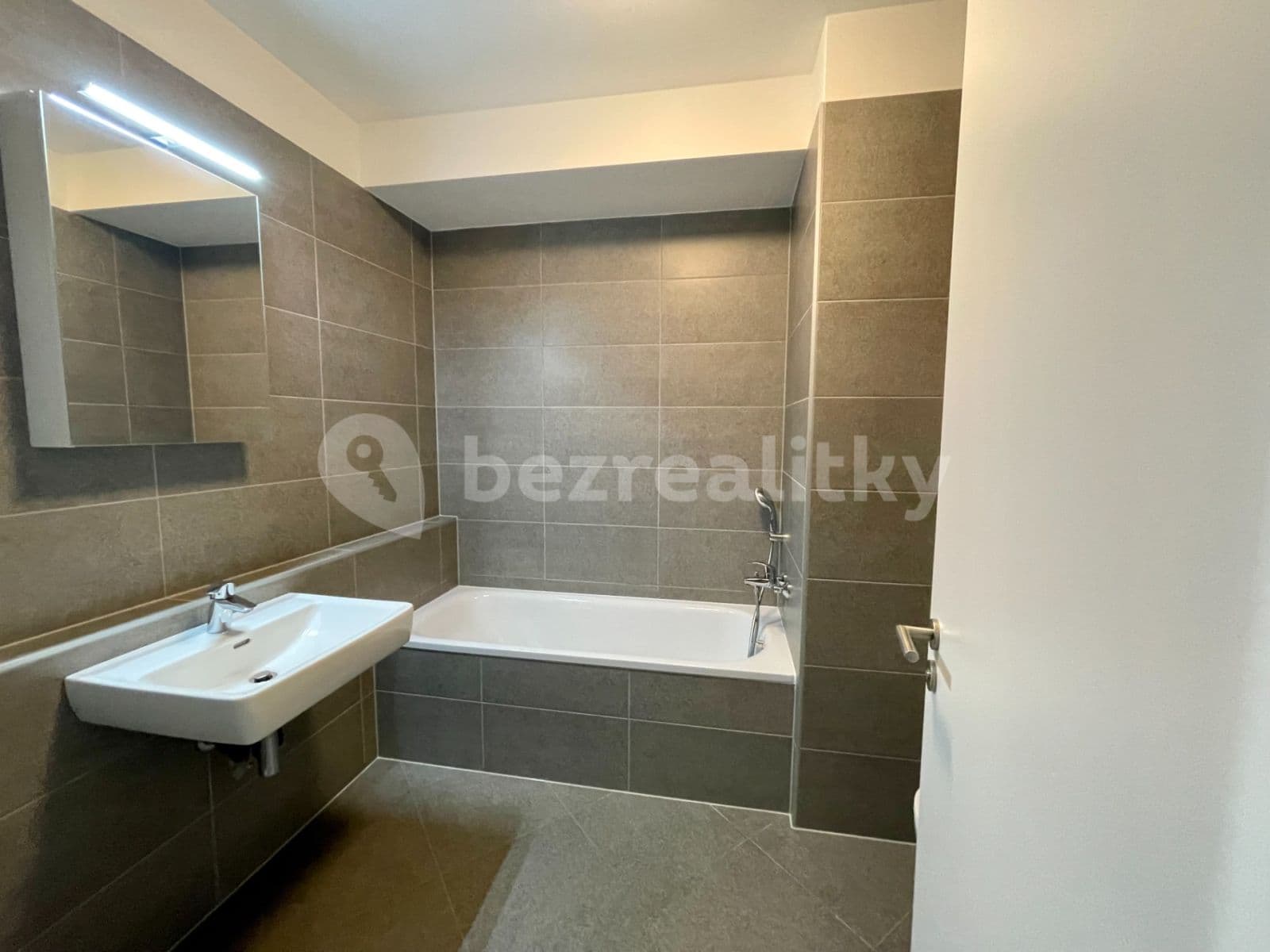 Prenájom bytu 2-izbový 51 m², Gollové, Praha, Praha Prenájom bytu 2-izbový 51 m², Gollové, Praha, Praha