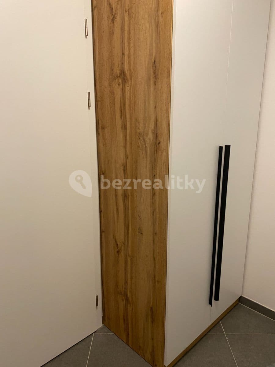 Prenájom bytu 2-izbový 51 m², Gollové, Praha, Praha Prenájom bytu 2-izbový 51 m², Gollové, Praha, Praha